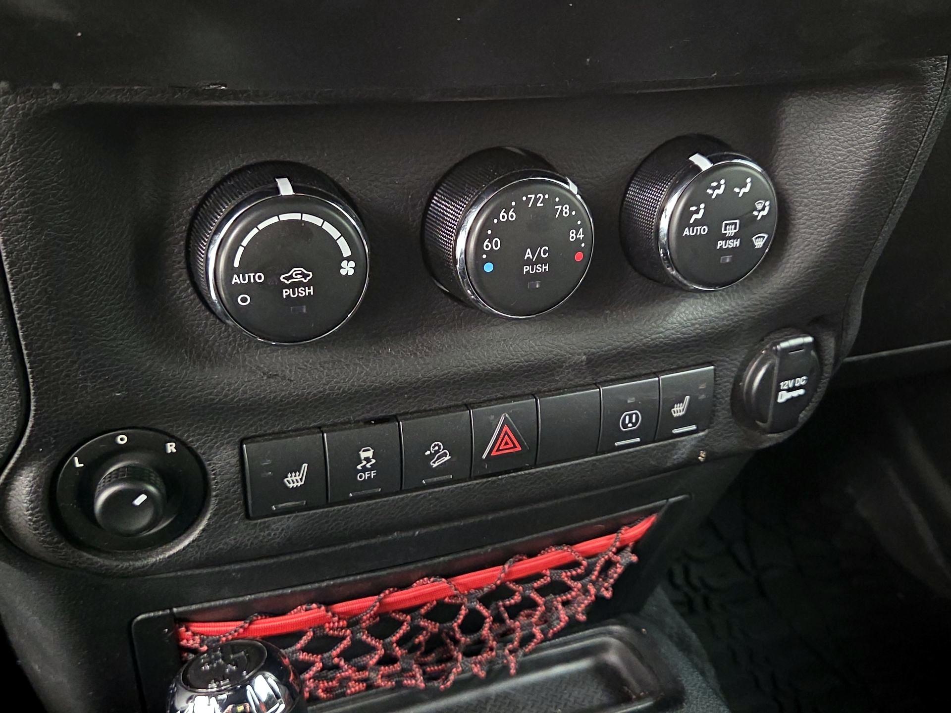 Thumbnail: 2018 Jeep Wrangler - 16