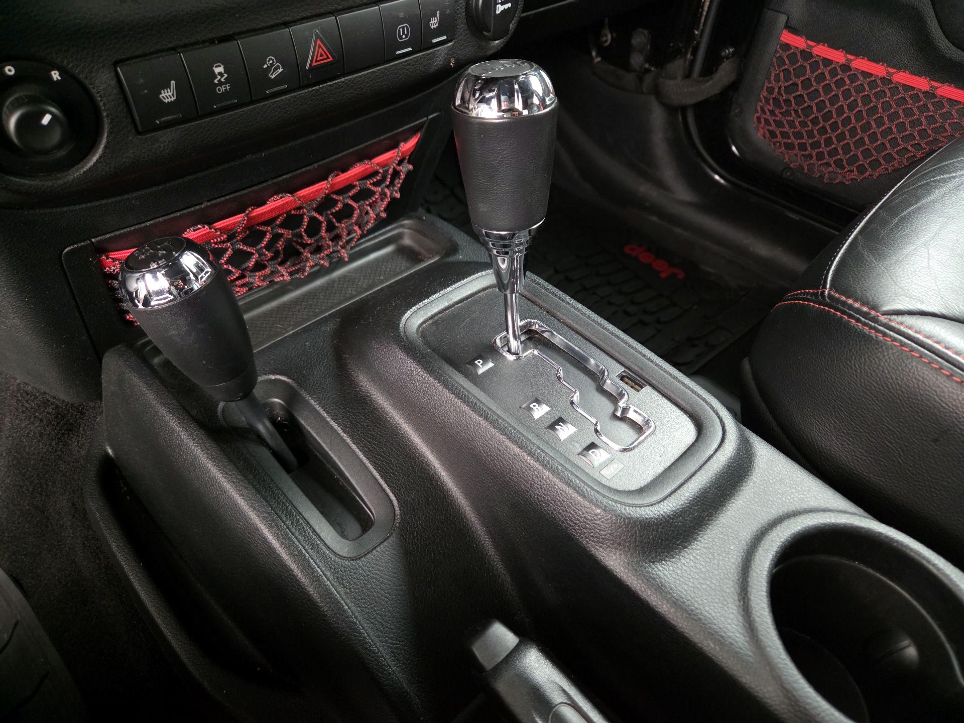 Thumbnail: 2018 Jeep Wrangler - 17