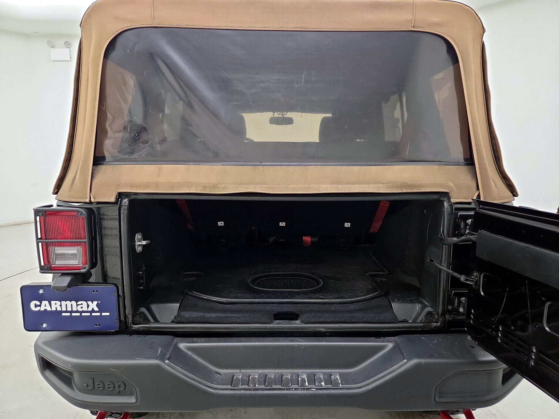 Thumbnail: 2018 Jeep Wrangler - 20