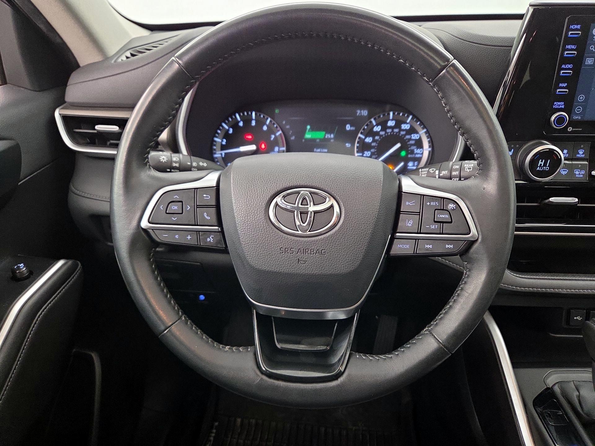 Thumbnail: 2020 Toyota Highlander - 10