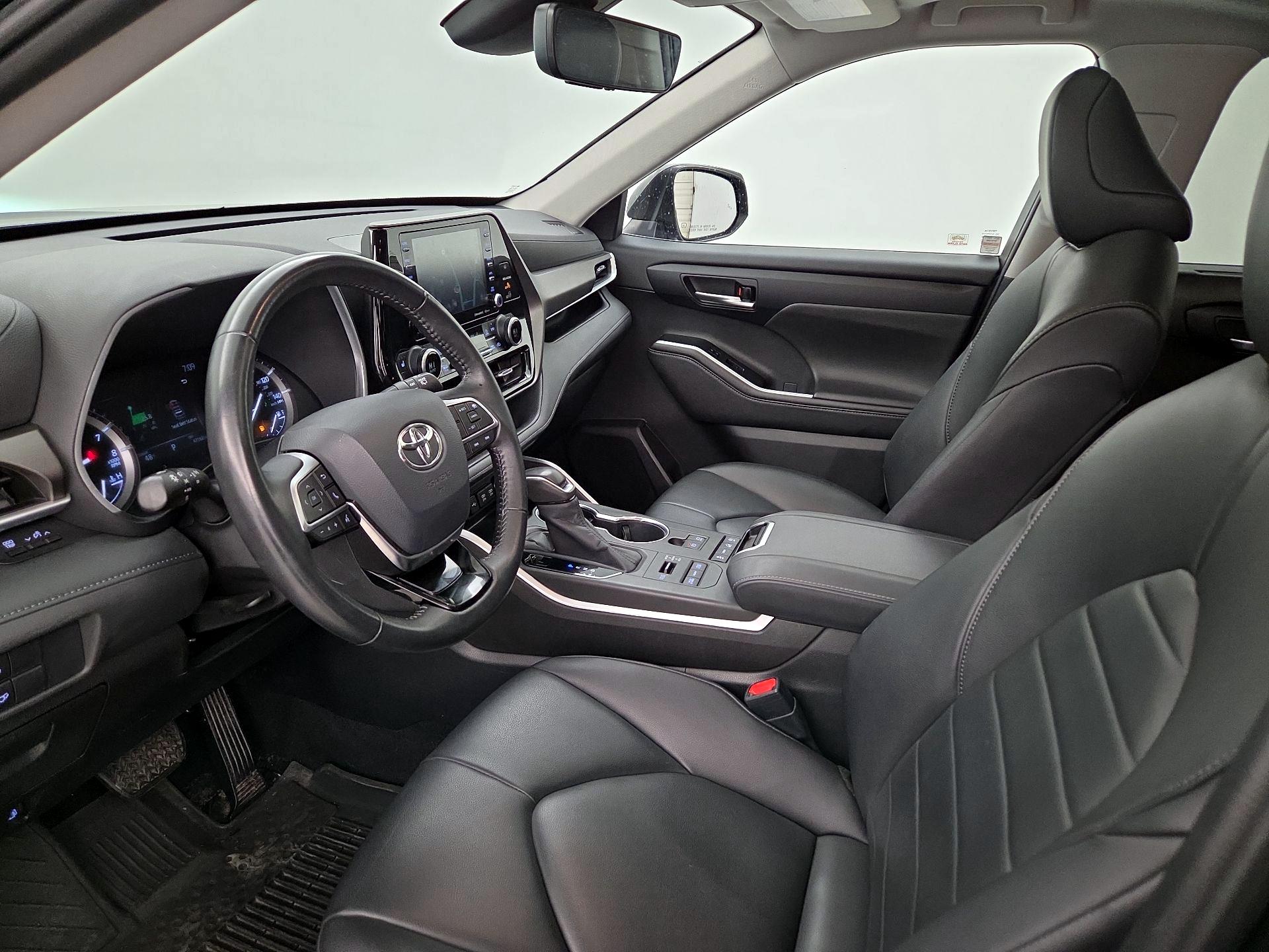 Thumbnail: 2020 Toyota Highlander - 11