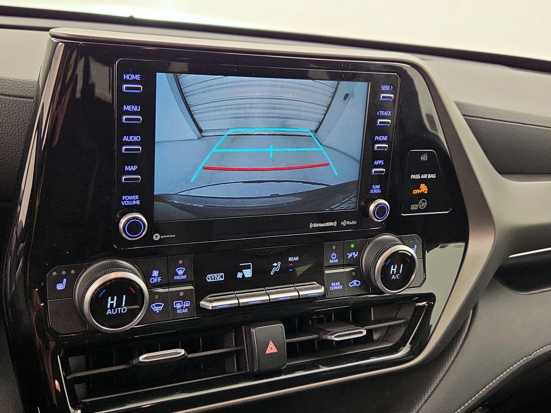 Thumbnail: 2020 Toyota Highlander - 15