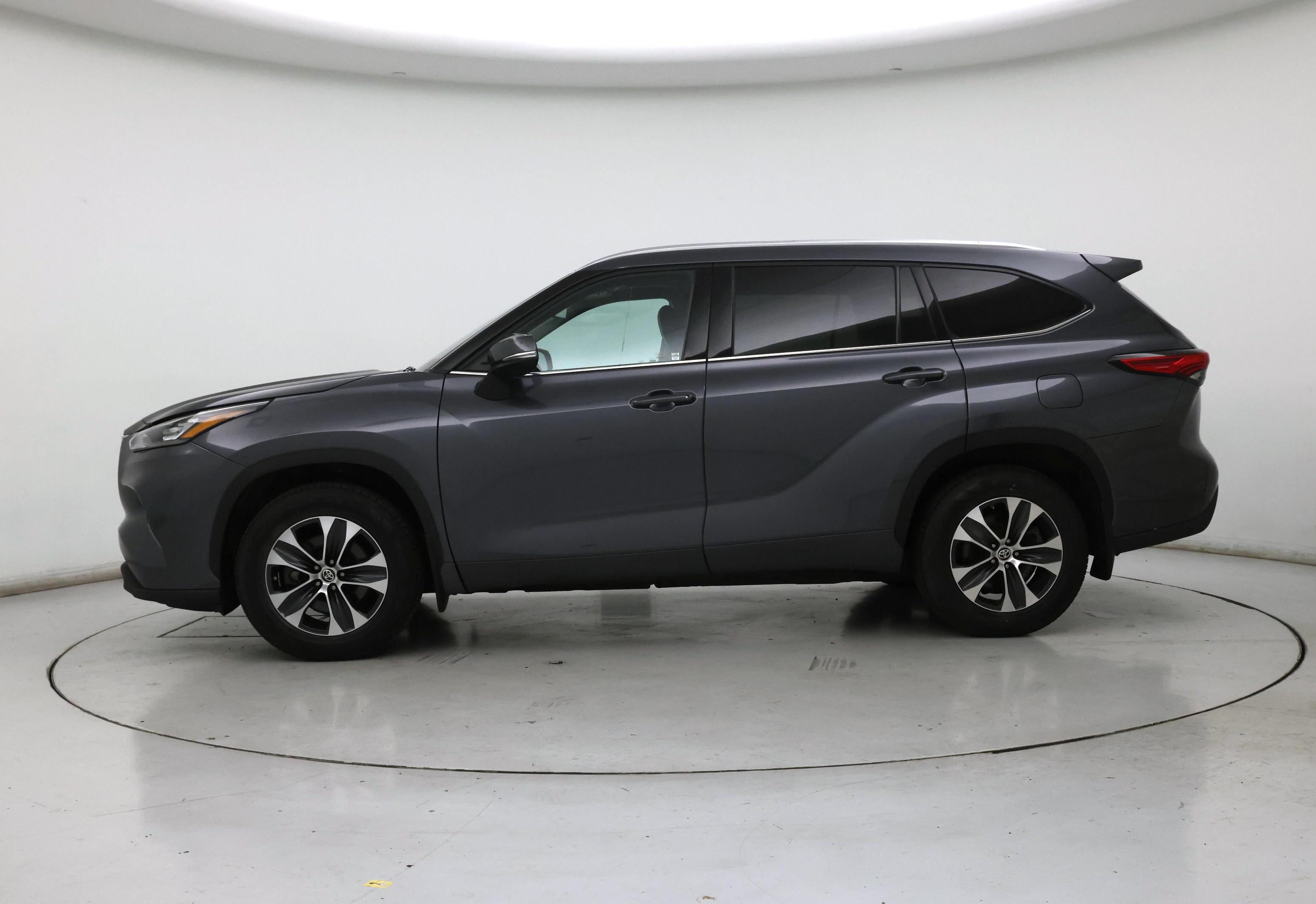 Thumbnail: 2020 Toyota Highlander - 3