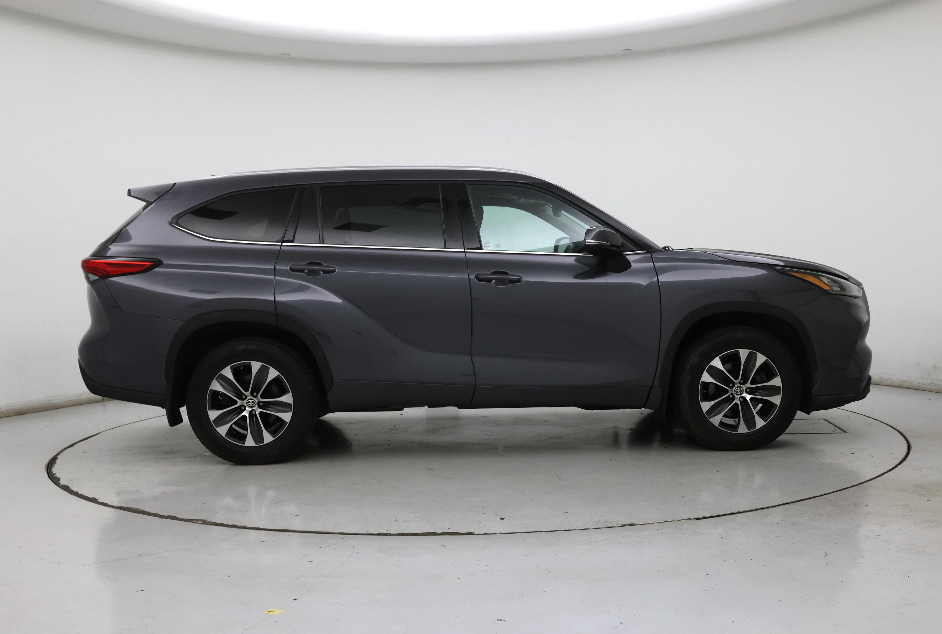 Thumbnail: 2020 Toyota Highlander - 7