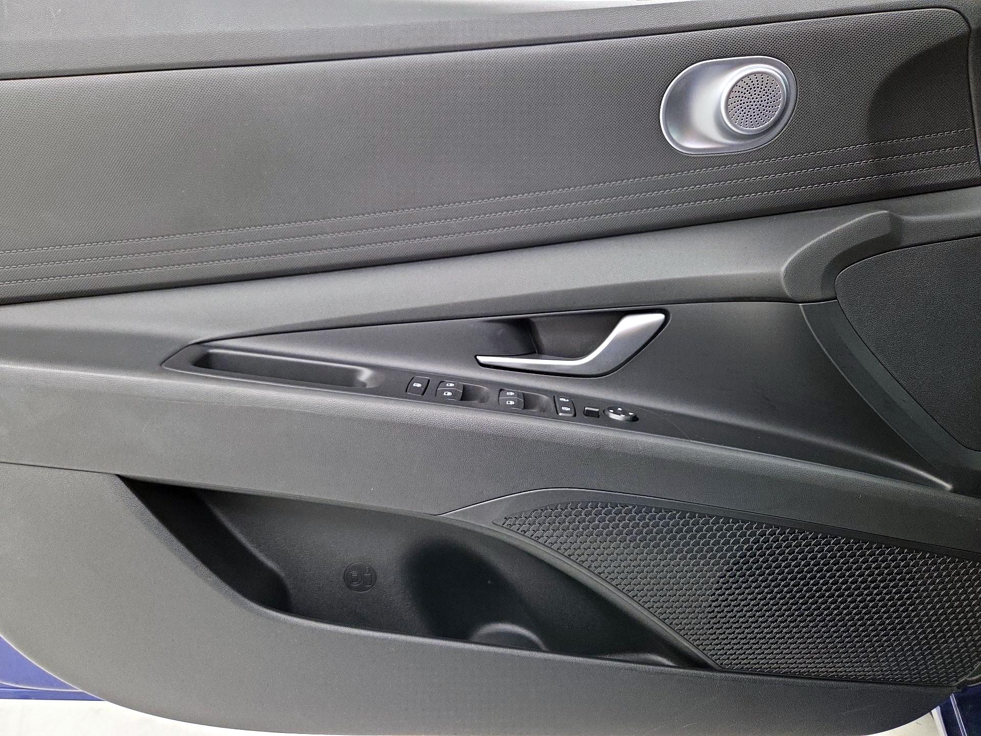 Thumbnail: 2023 Hyundai Elantra - 12