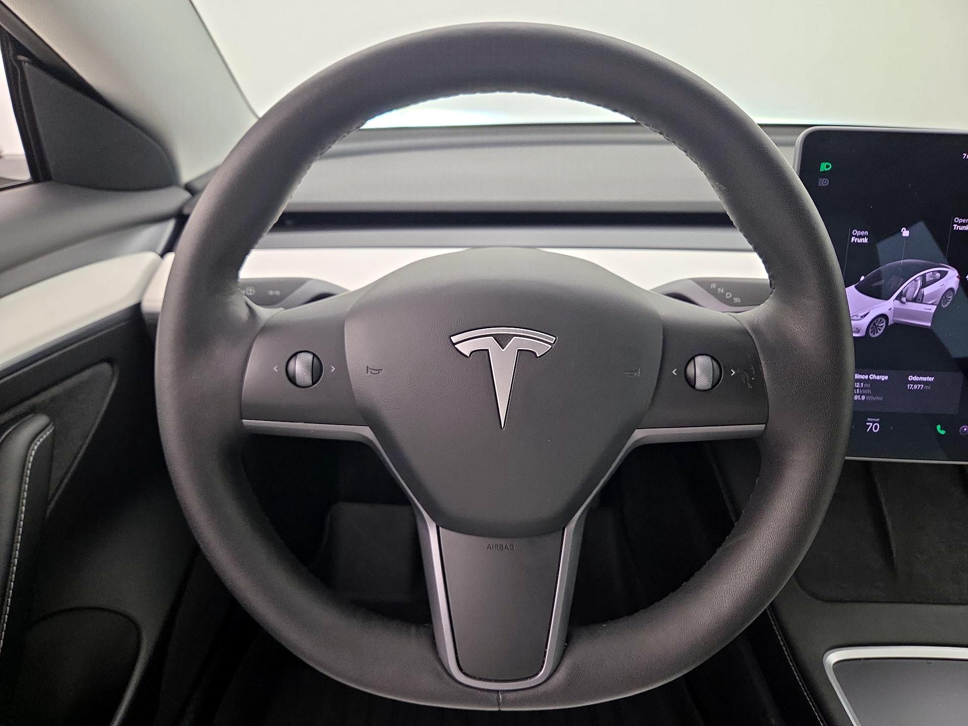 Thumbnail: 2021 Tesla Model 3 - 10