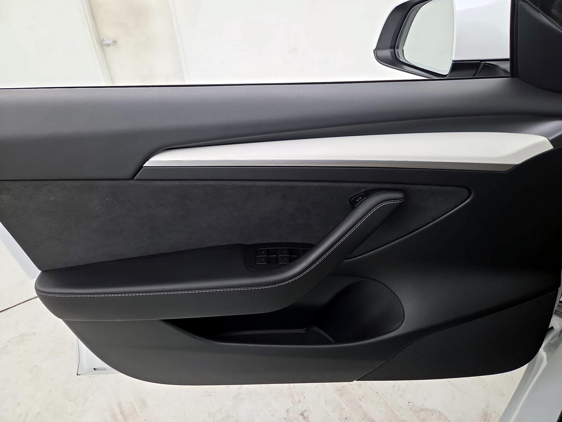 Thumbnail: 2021 Tesla Model 3 - 12