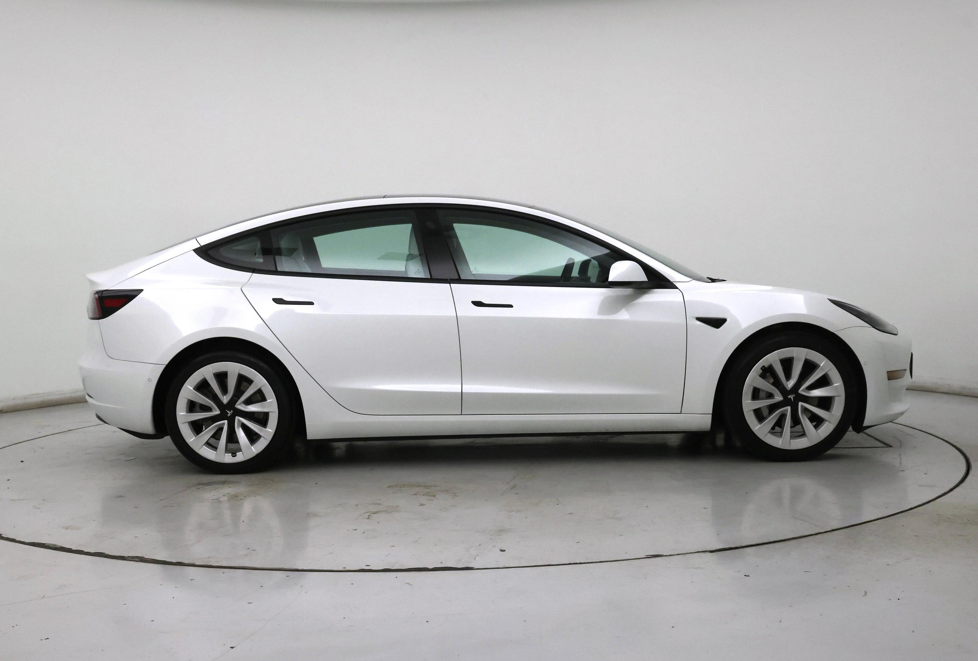 Thumbnail: 2021 Tesla Model 3 - 7