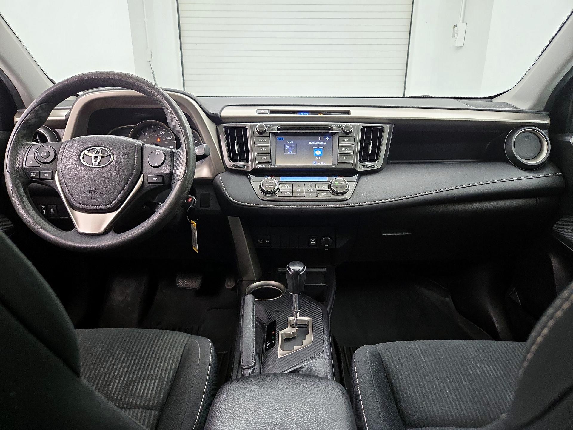 Thumbnail: 2015 Toyota RAV4 - 9