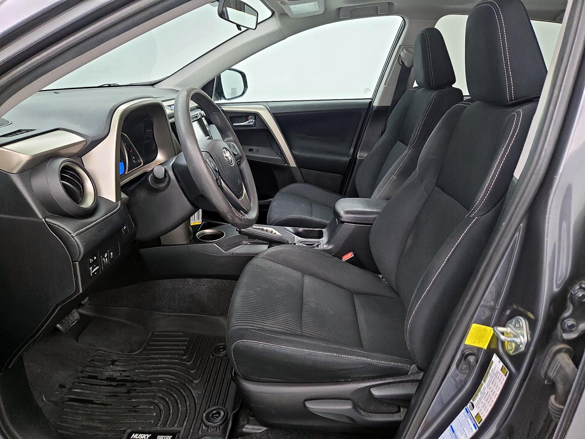 Thumbnail: 2015 Toyota RAV4 - 11