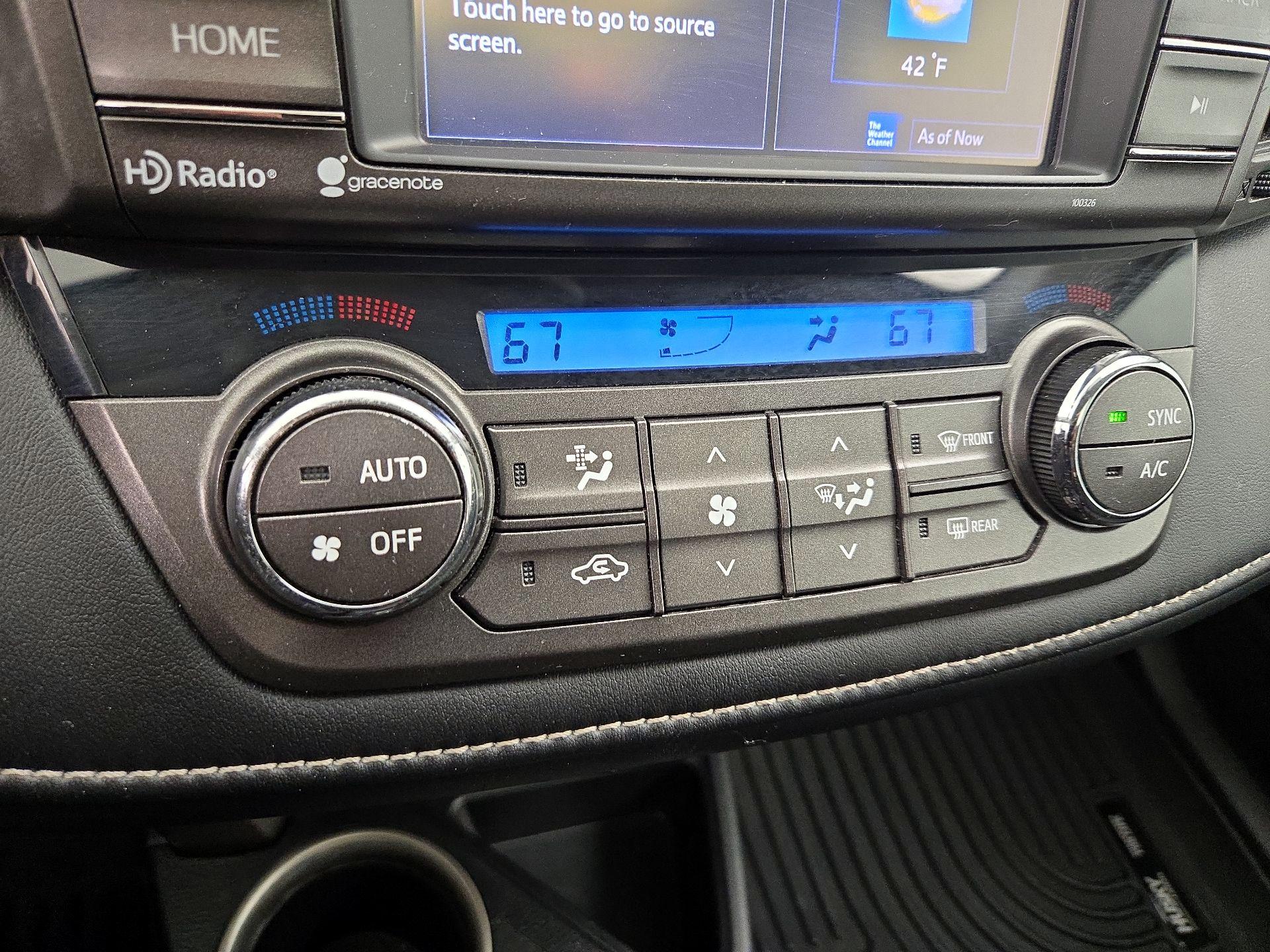 Thumbnail: 2015 Toyota RAV4 - 16