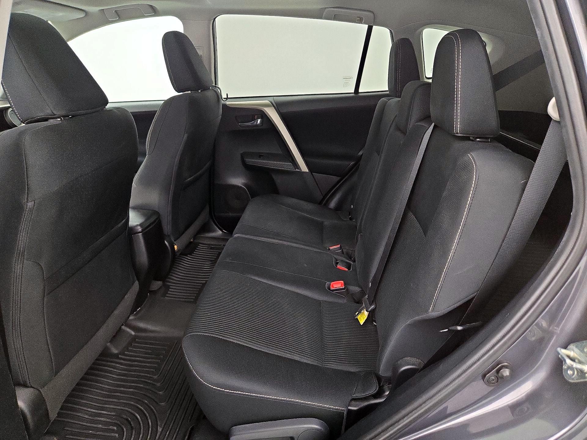 Thumbnail: 2015 Toyota RAV4 - 20