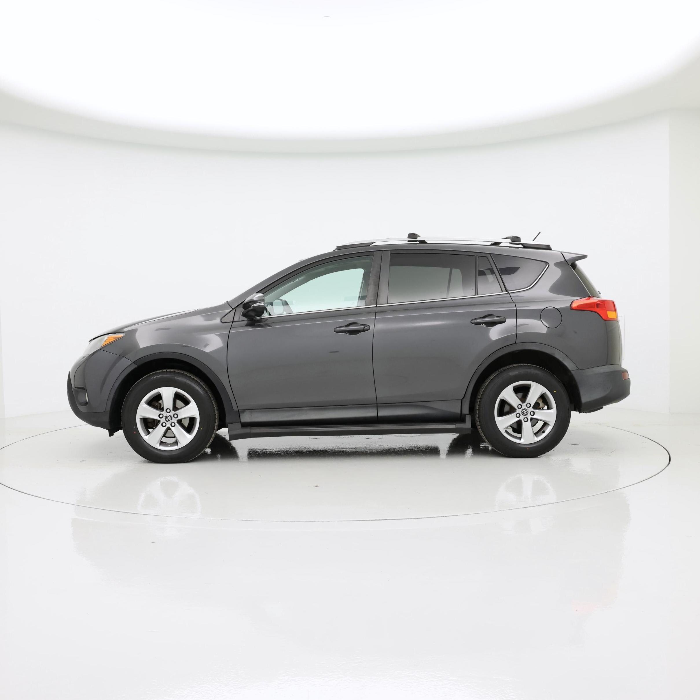 Thumbnail: 2015 Toyota RAV4 - 3