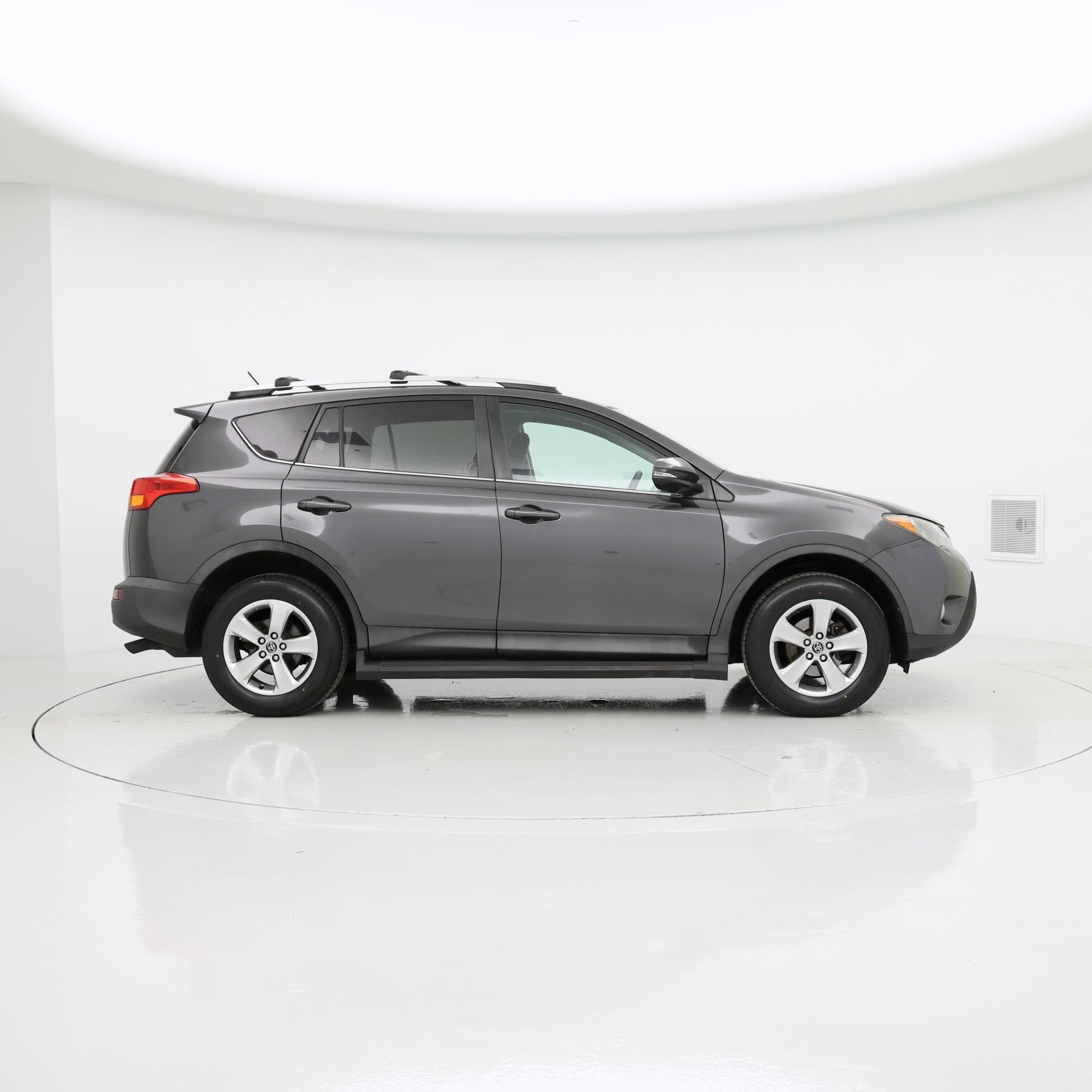 Thumbnail: 2015 Toyota RAV4 - 7