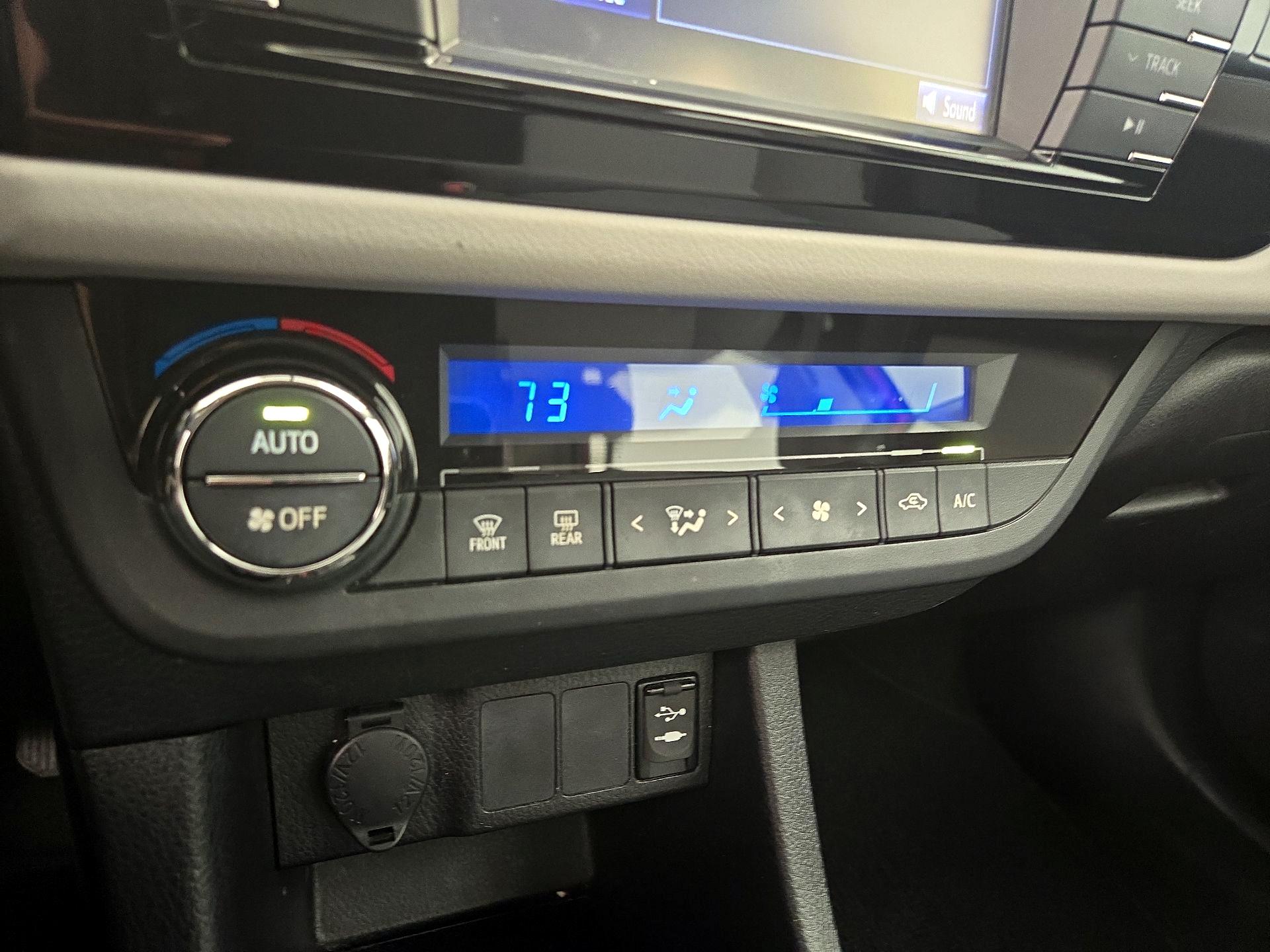 Thumbnail: 2016 Toyota Corolla - 16