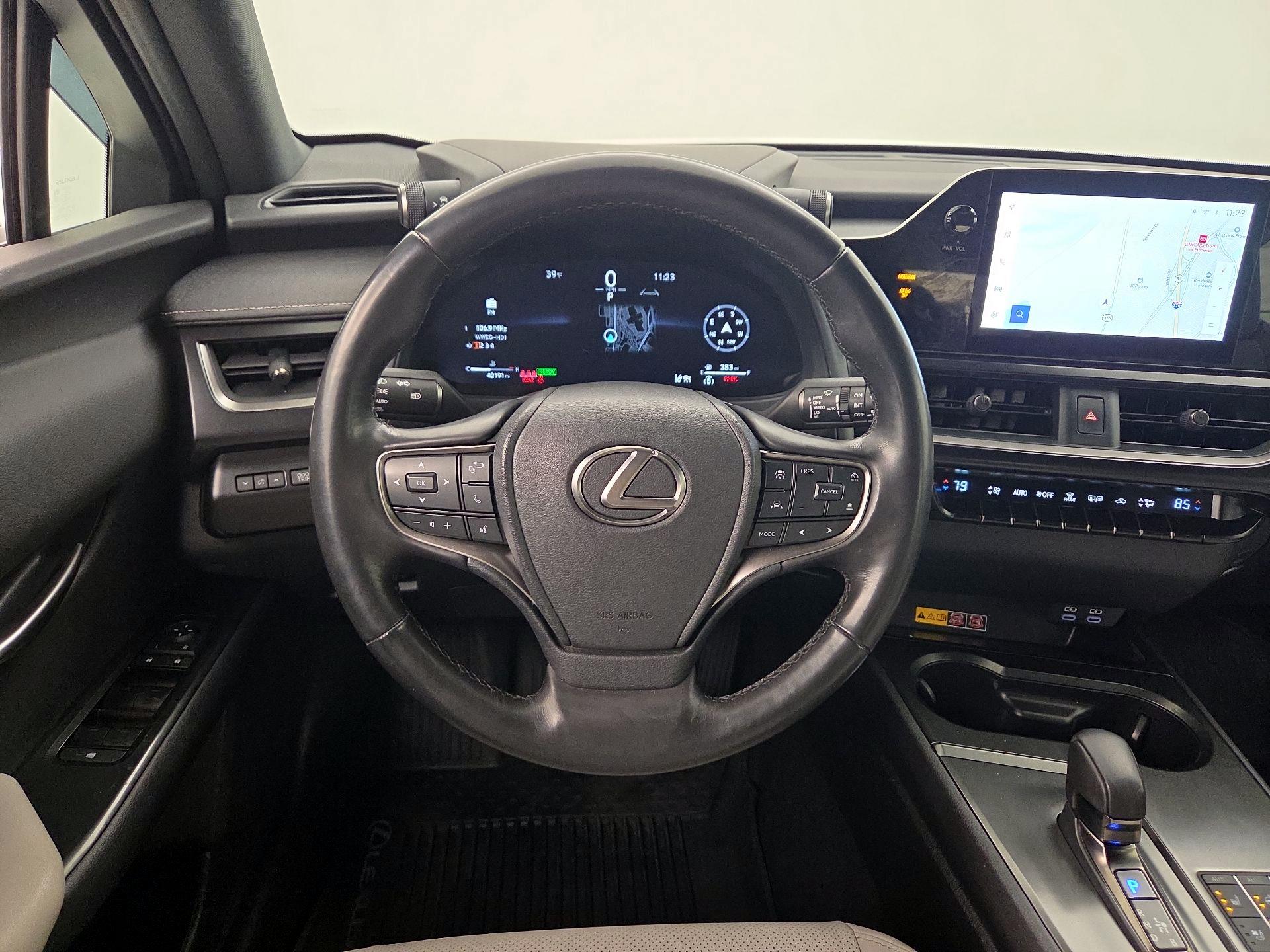 Thumbnail: 2025 Lexus UX - 10