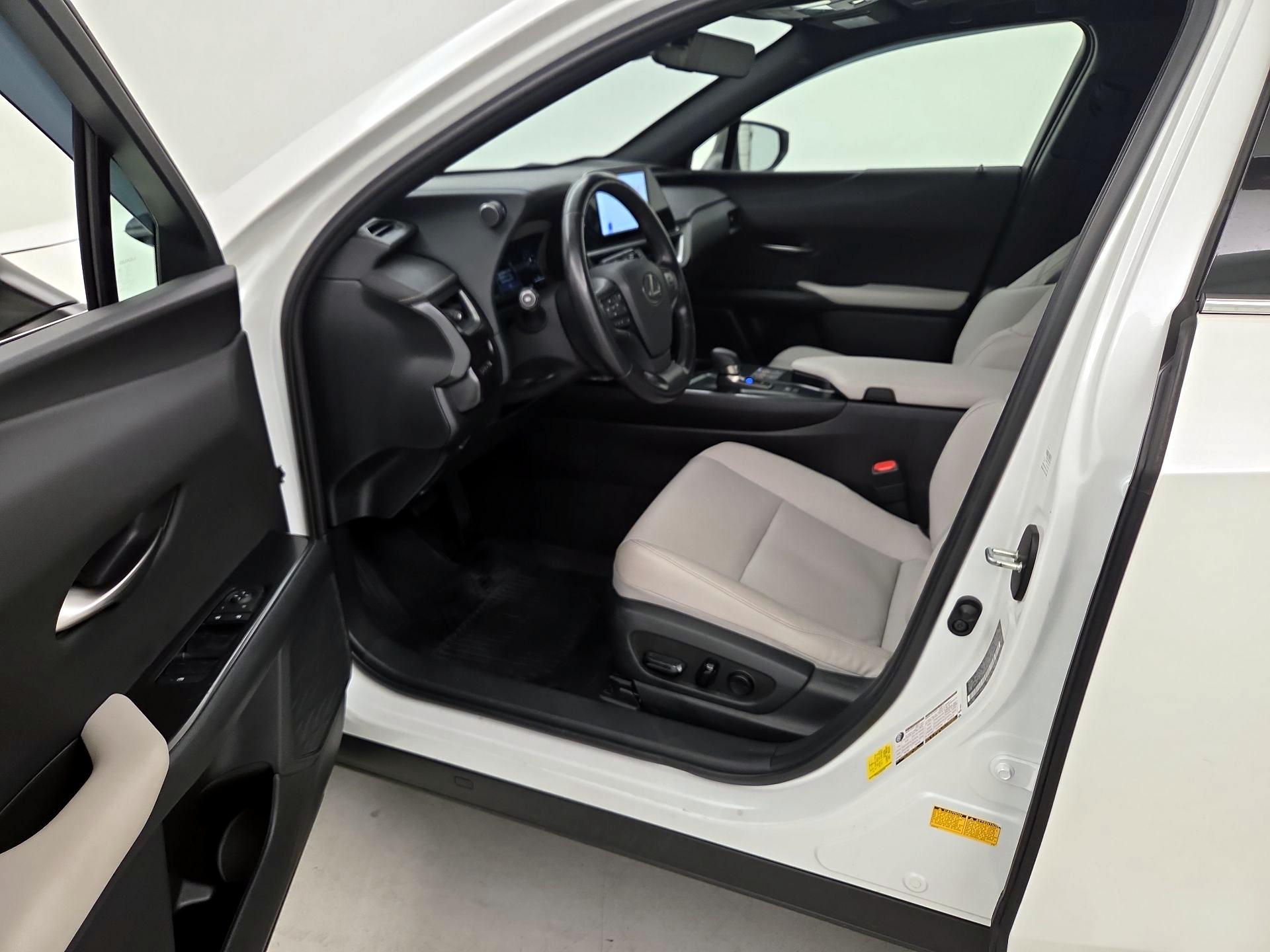 Thumbnail: 2025 Lexus UX - 11