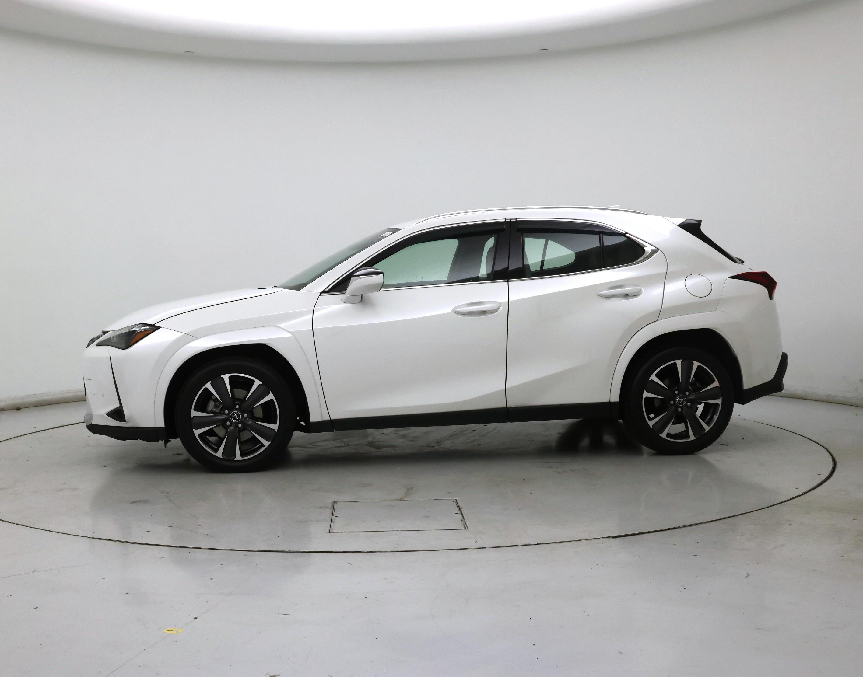 Thumbnail: 2025 Lexus UX - 3