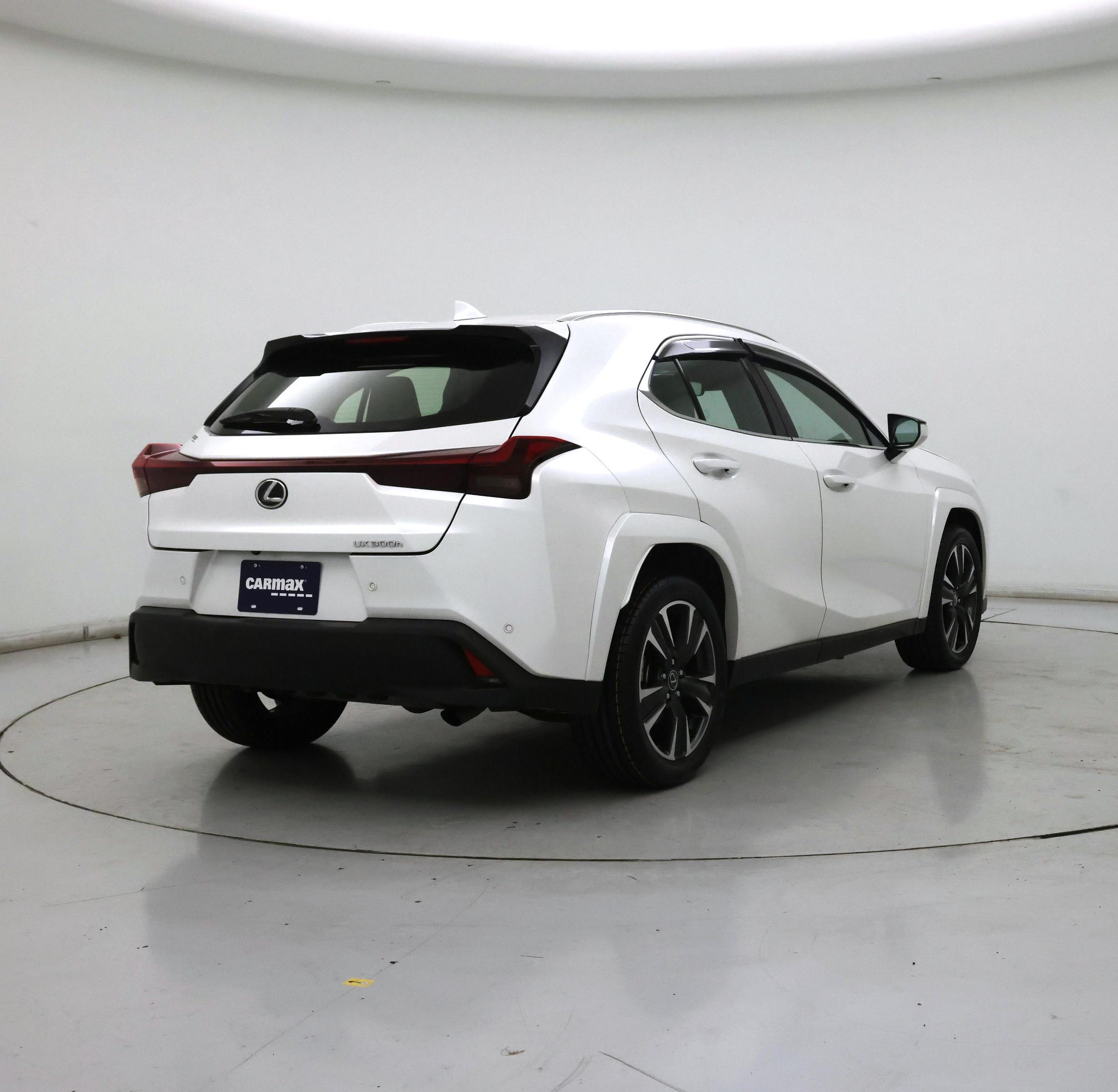 Thumbnail: 2025 Lexus UX - 8