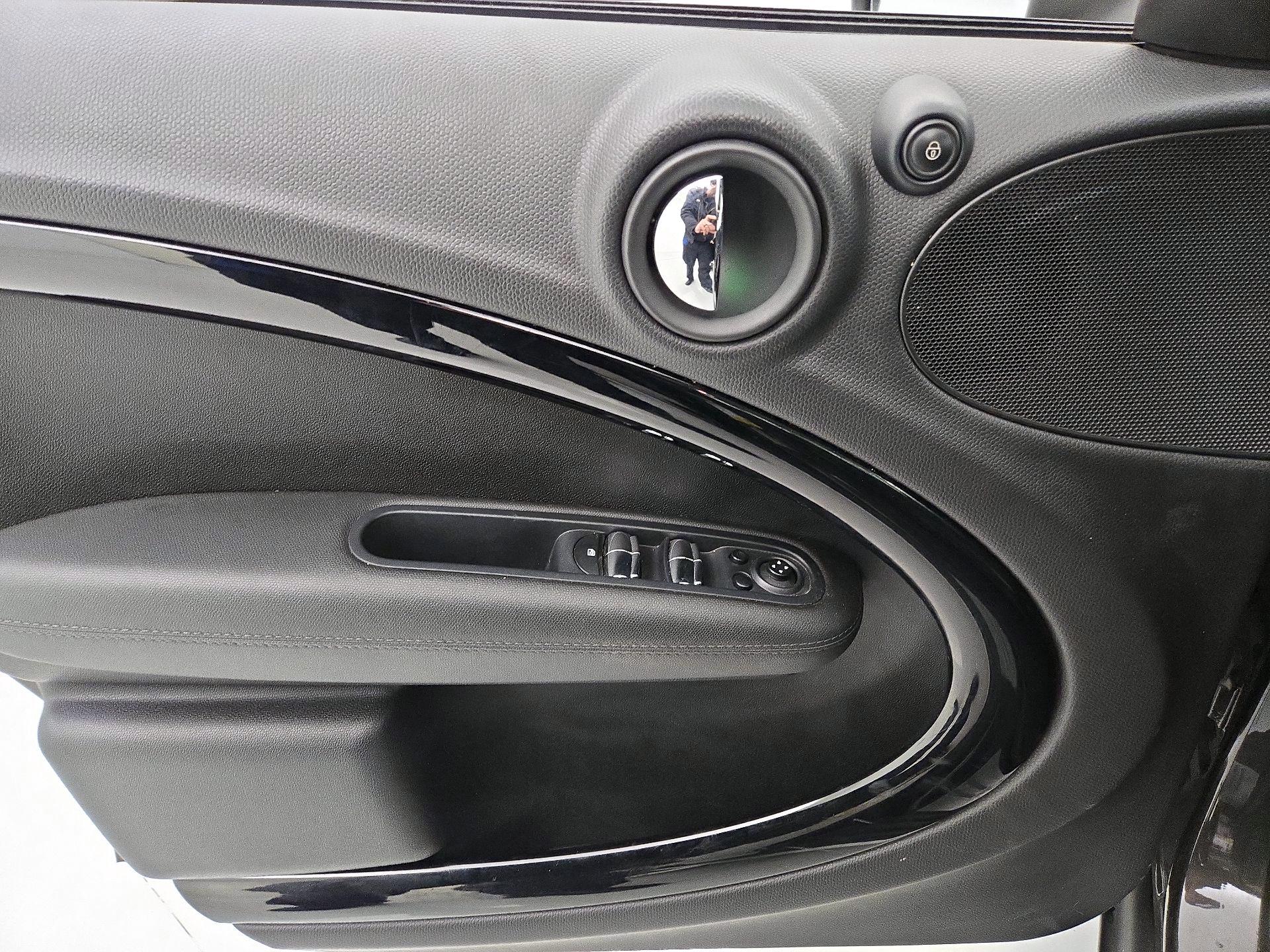 Thumbnail: 2015 MINI Cooper Countryman - 12