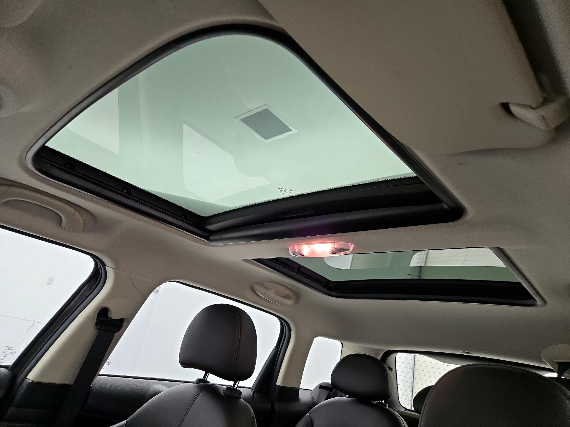 Thumbnail: 2015 MINI Cooper Countryman - 17