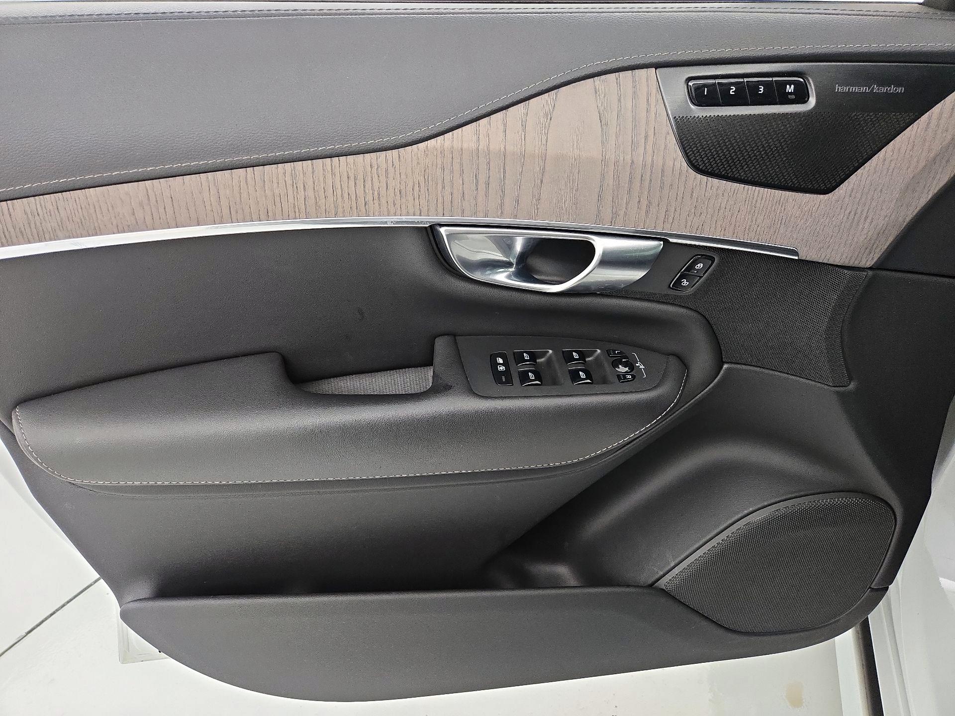 Thumbnail: 2021 Volvo XC90 - 12