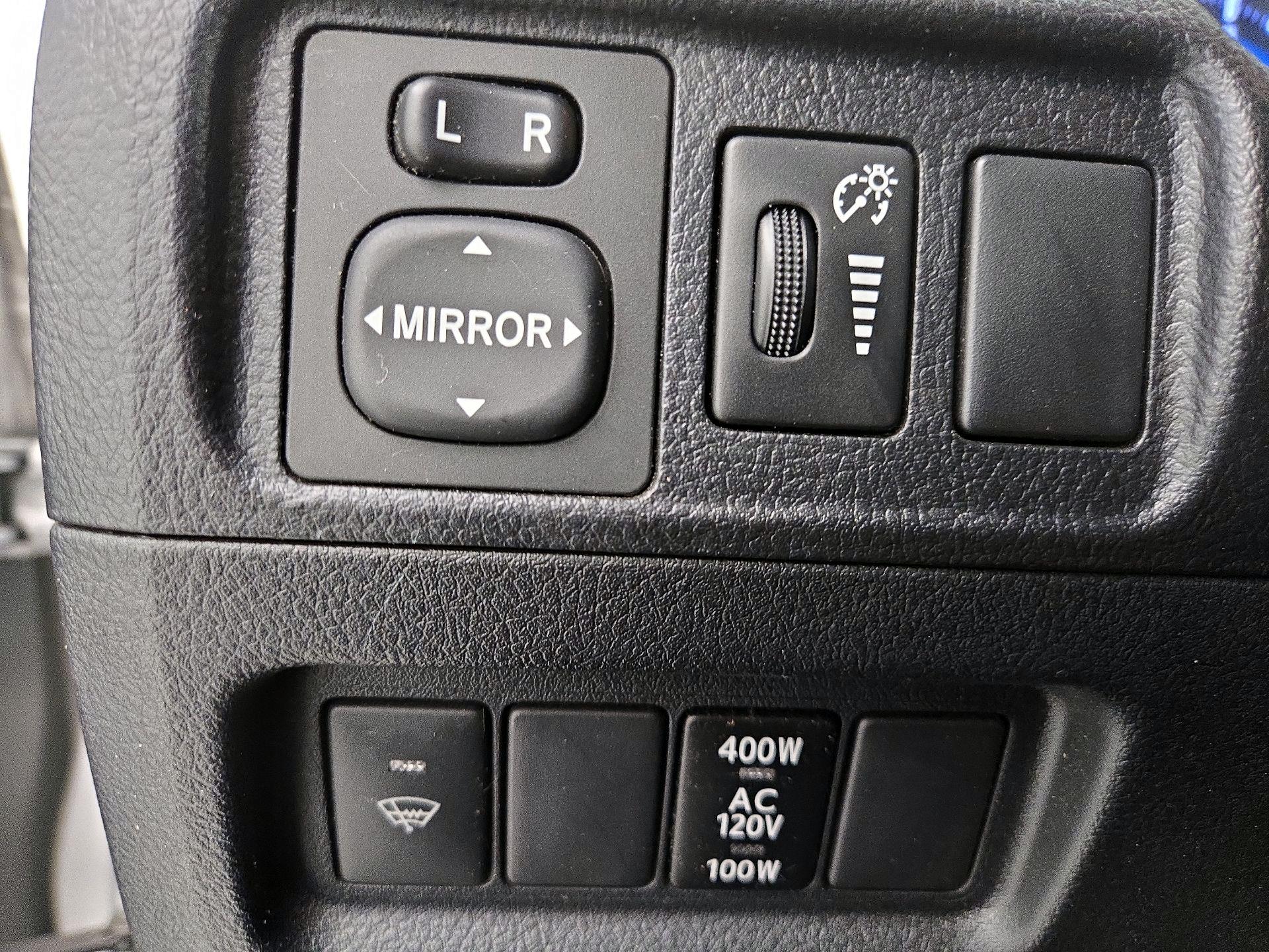 Thumbnail: 2017 Toyota 4Runner - 13