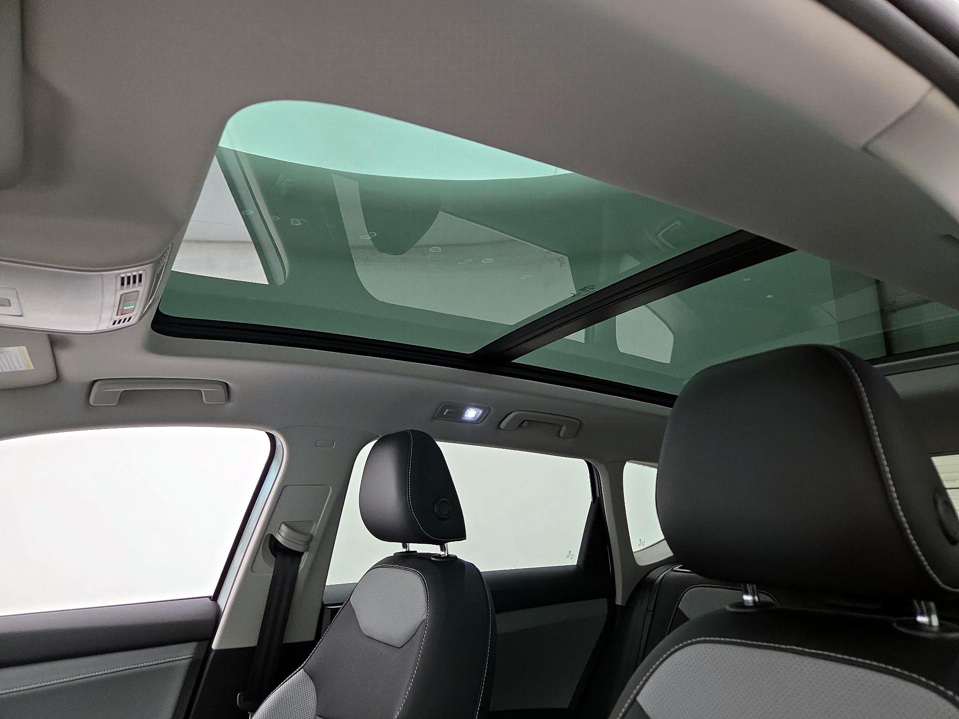 Thumbnail: 2022 Volkswagen Taos - 20