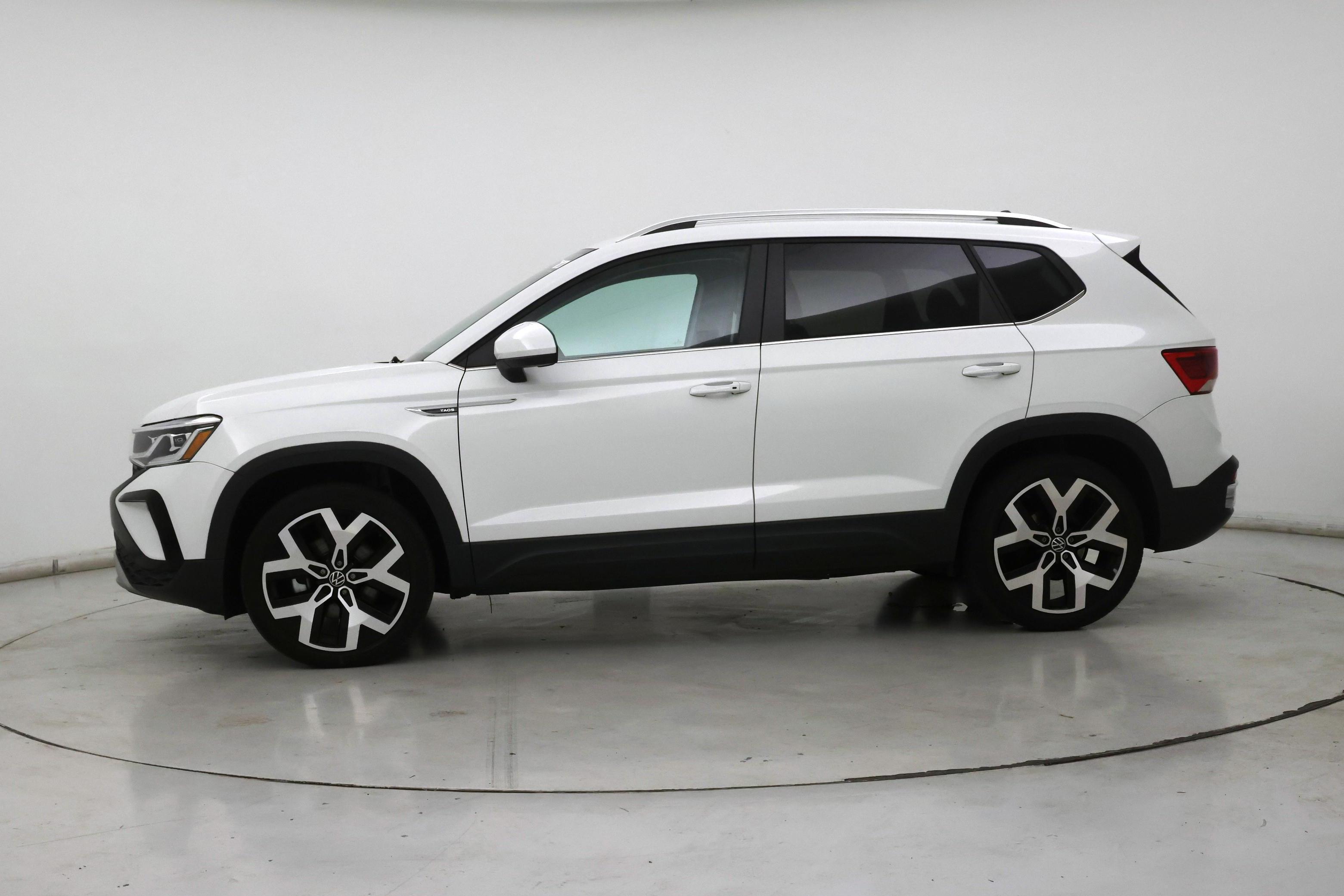 Thumbnail: 2022 Volkswagen Taos - 3