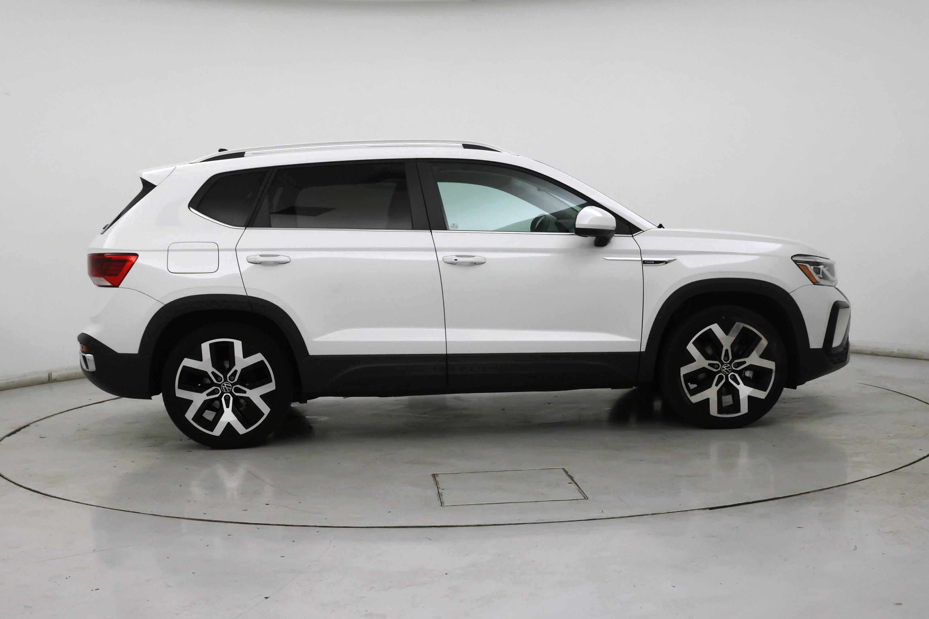 Thumbnail: 2022 Volkswagen Taos - 7