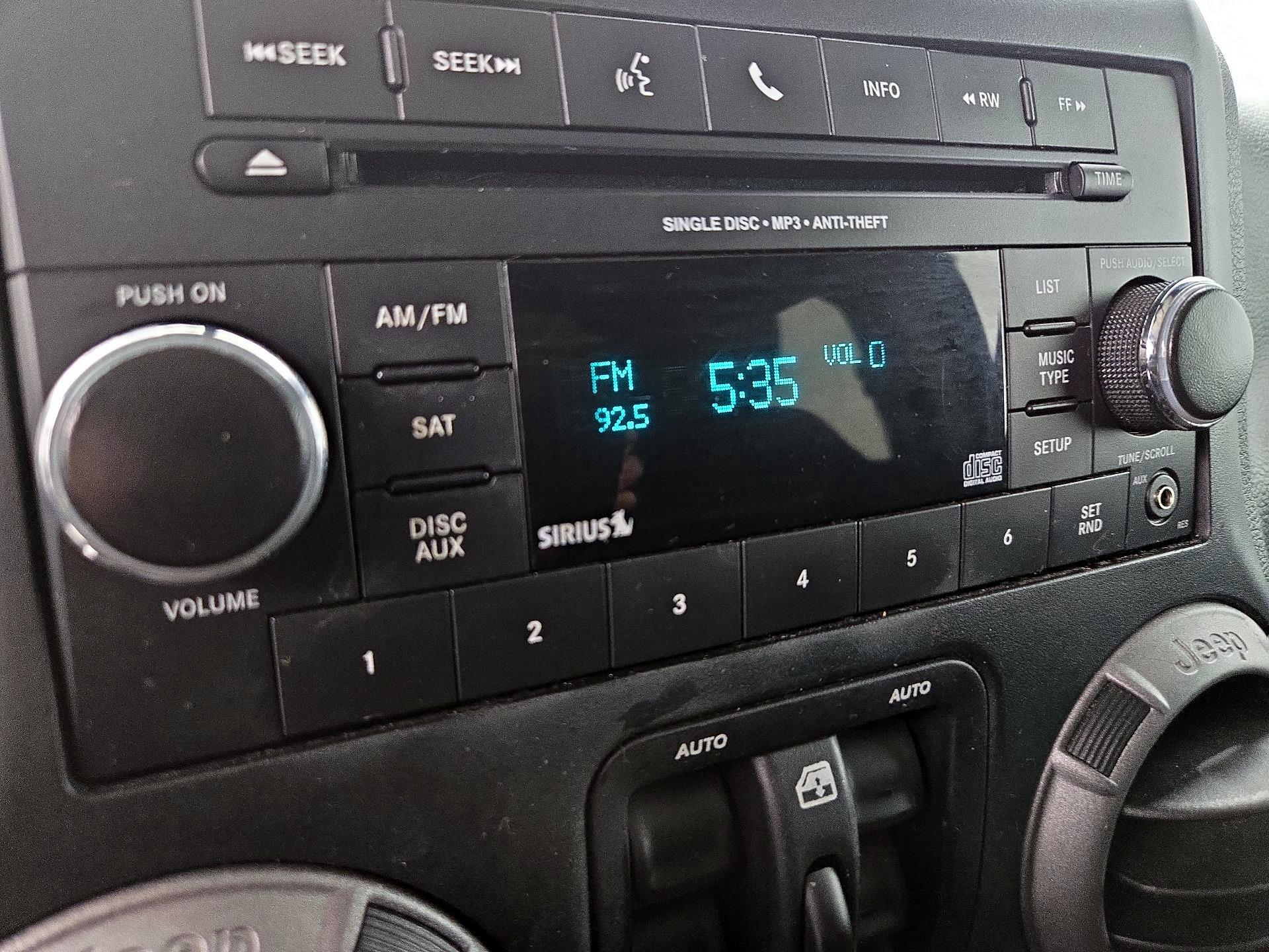 Thumbnail: 2016 Jeep Wrangler - 13