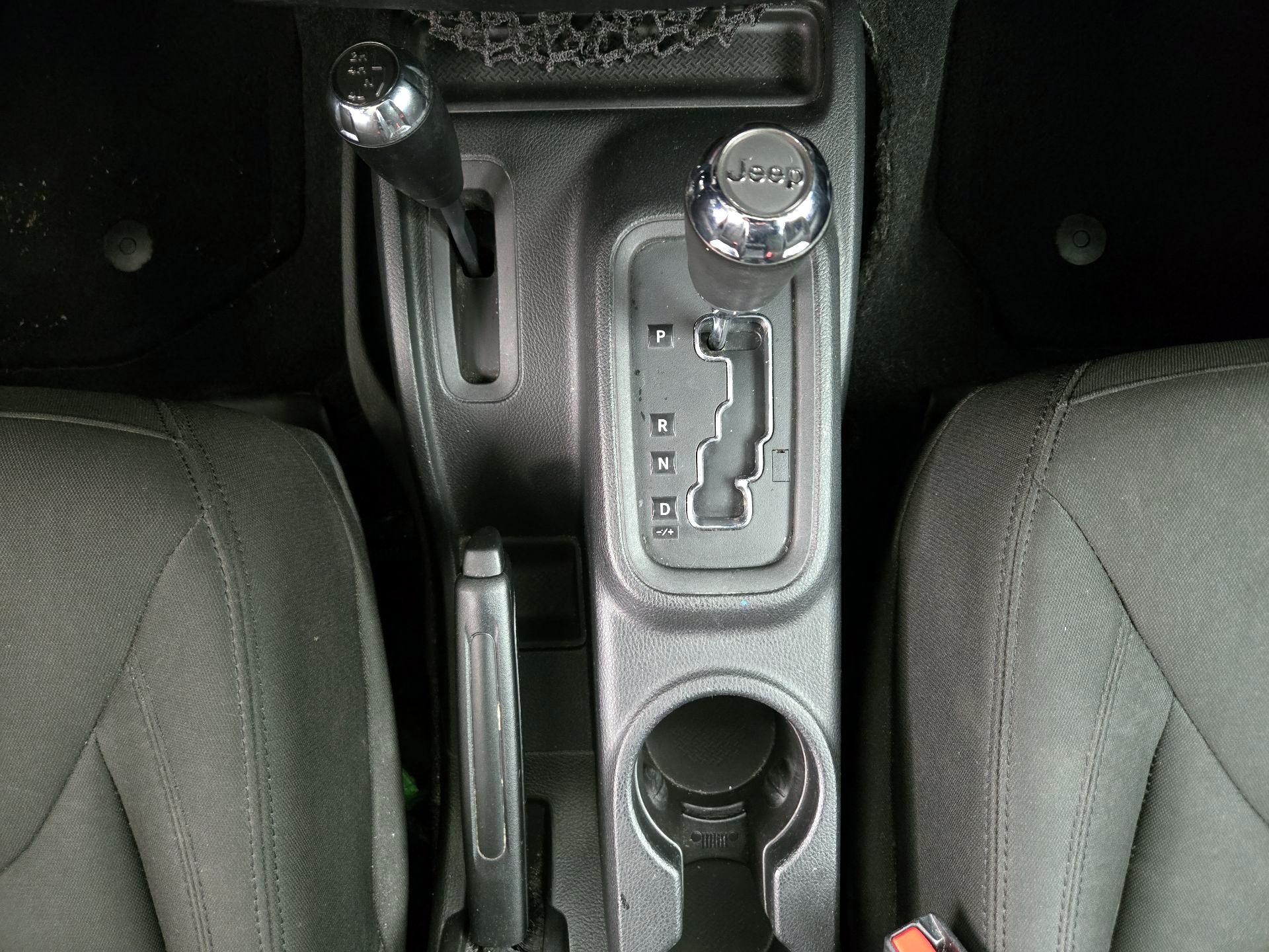 Thumbnail: 2016 Jeep Wrangler - 15