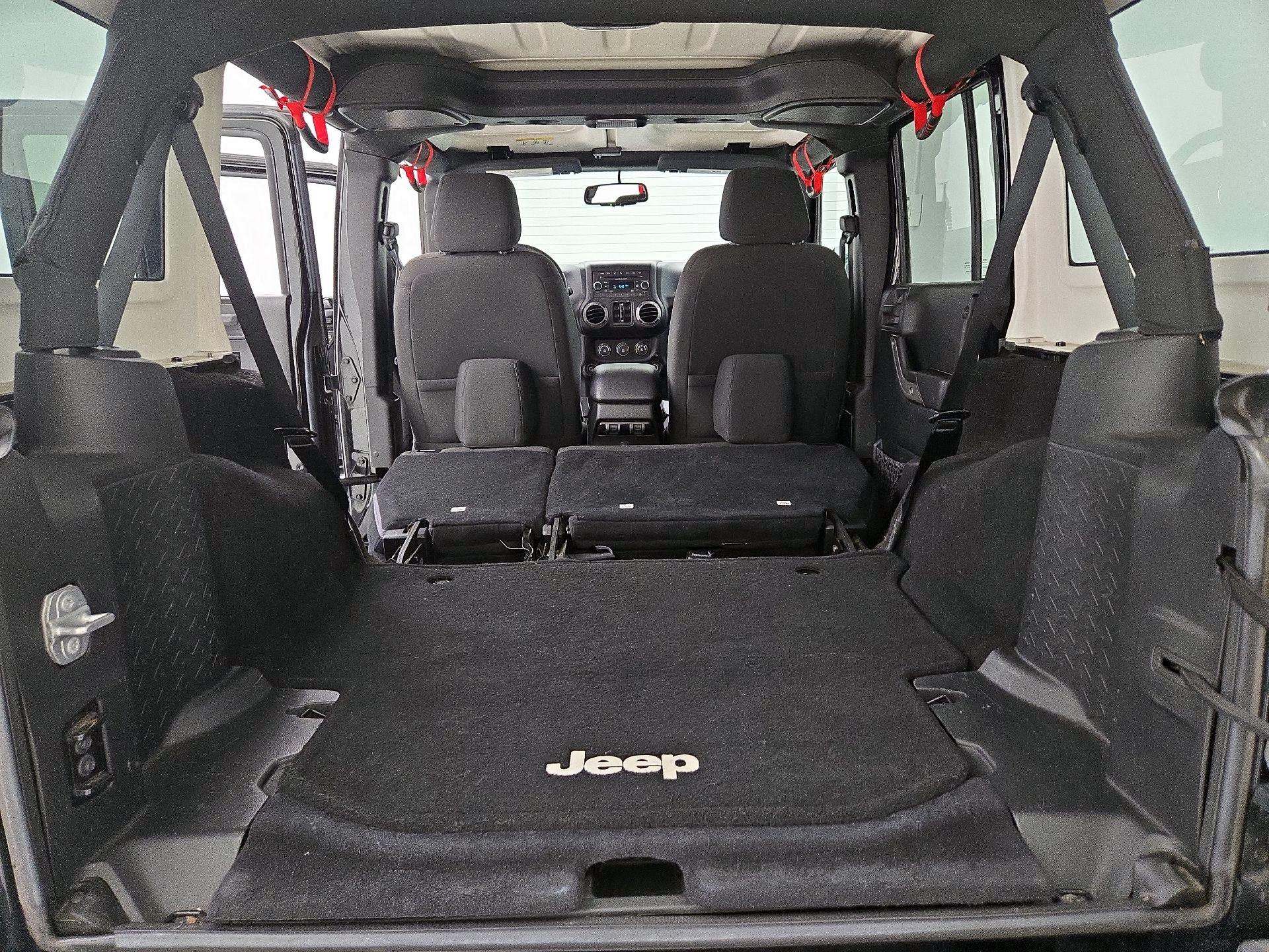 Thumbnail: 2016 Jeep Wrangler - 19