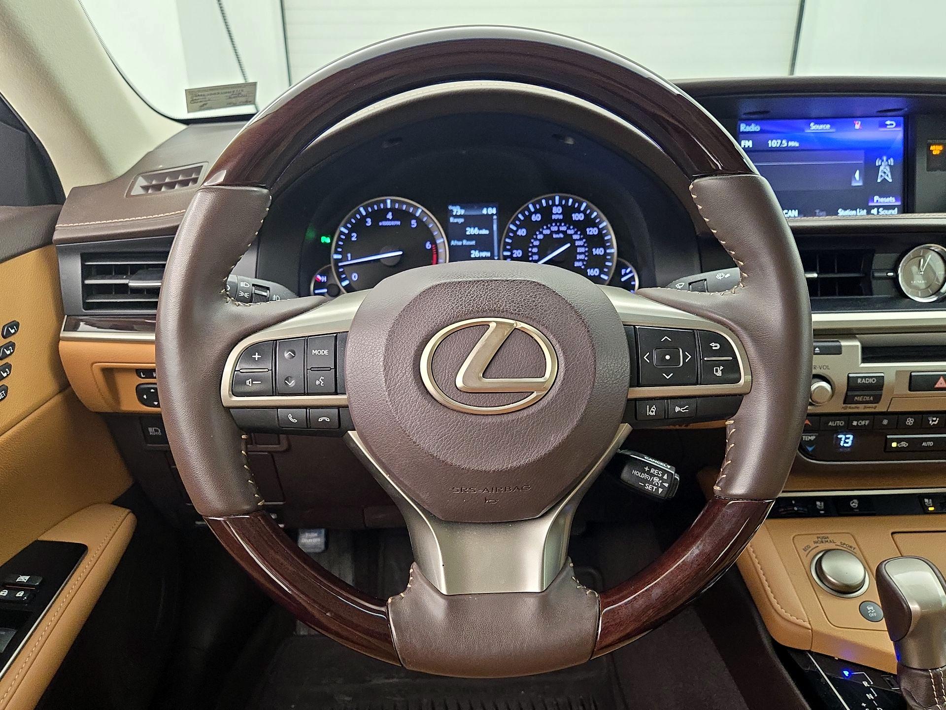 Thumbnail: 2018 Lexus ES - 10