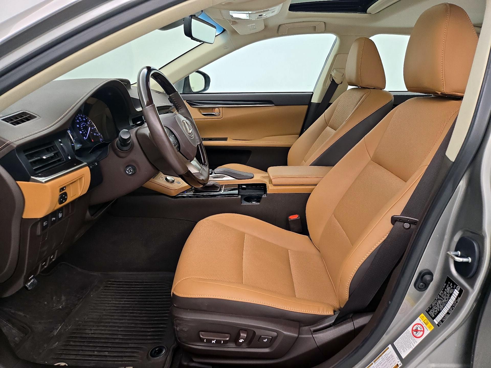 Thumbnail: 2018 Lexus ES - 11