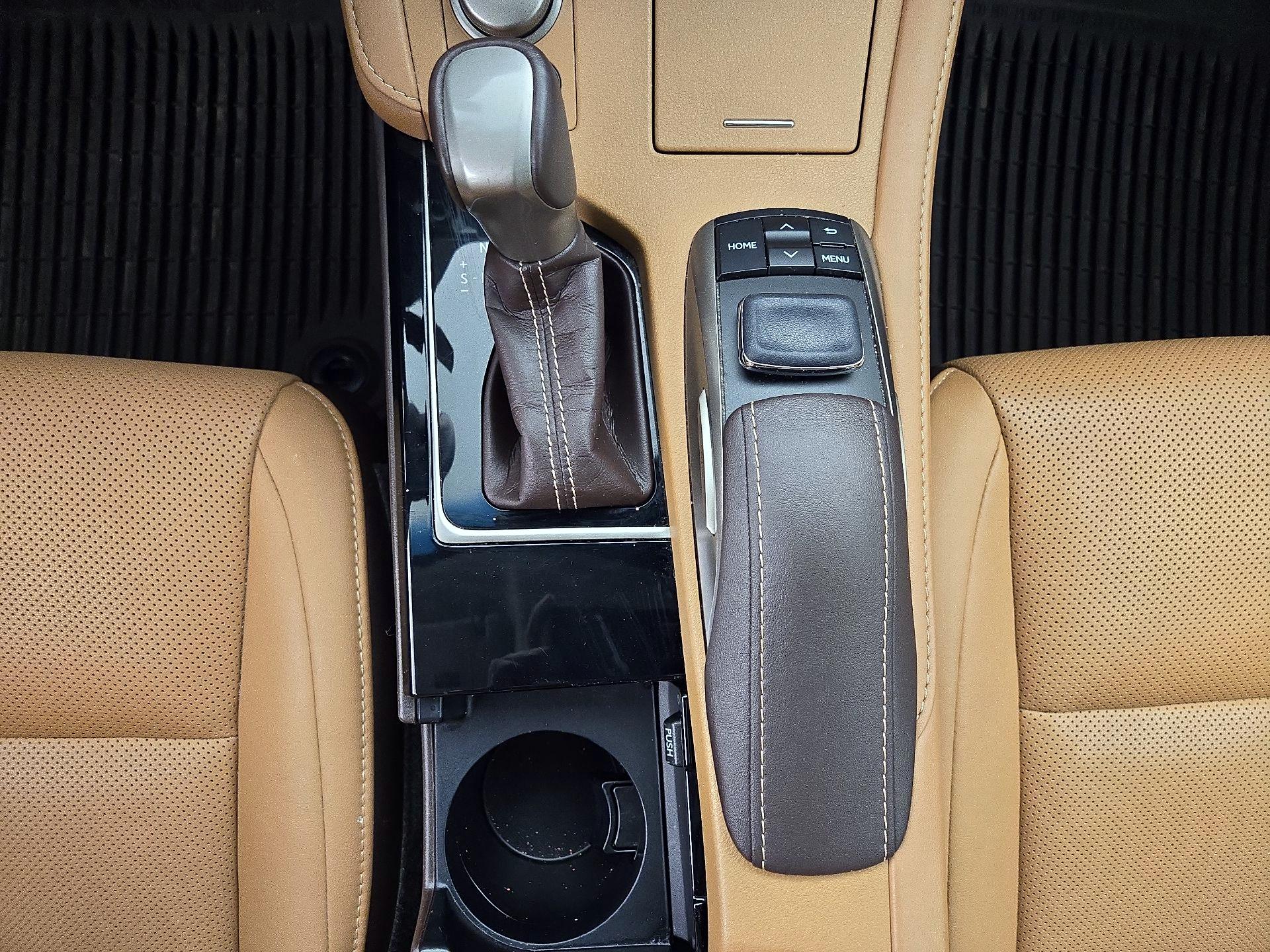 Thumbnail: 2018 Lexus ES - 18