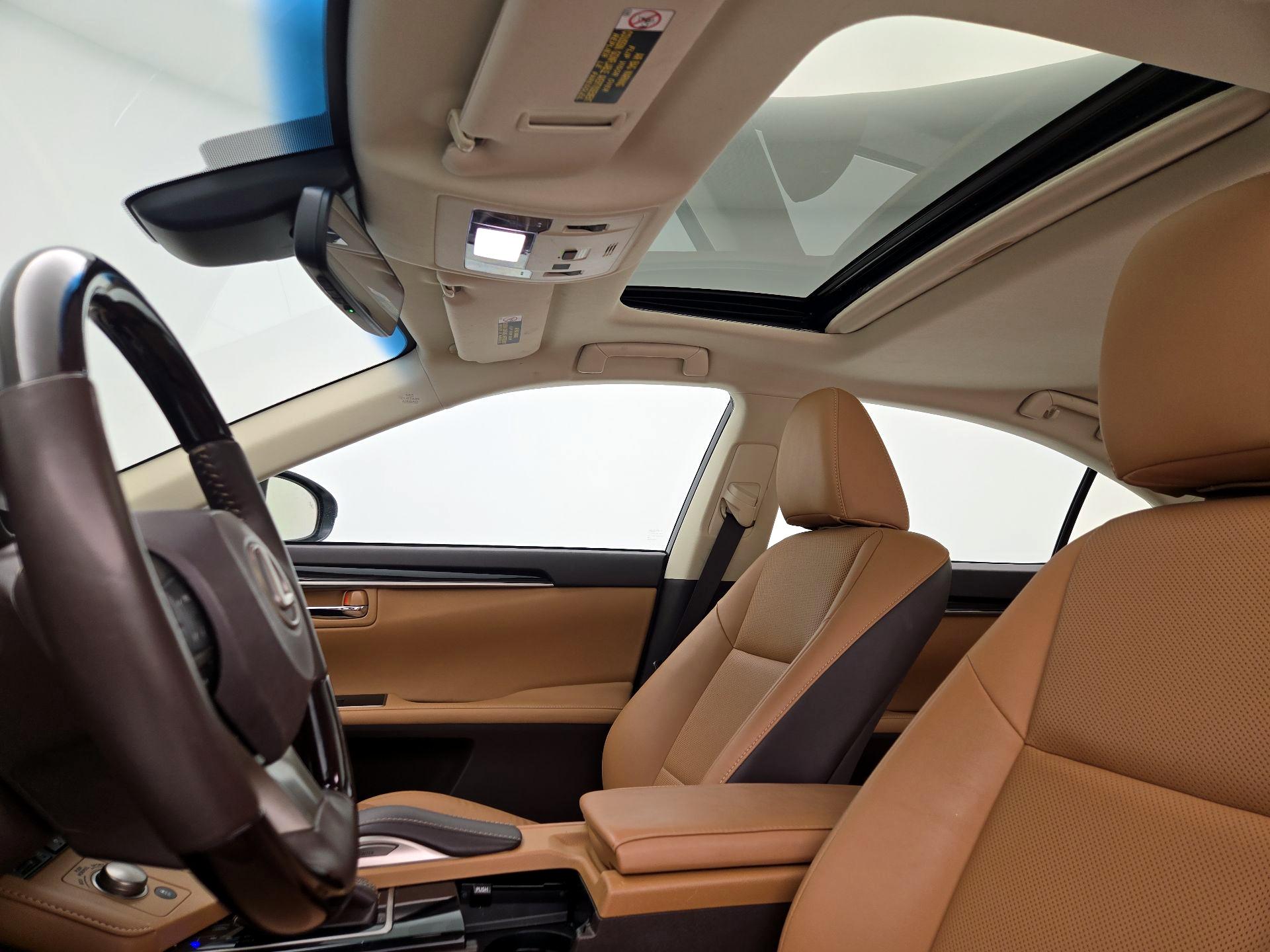 Thumbnail: 2018 Lexus ES - 20