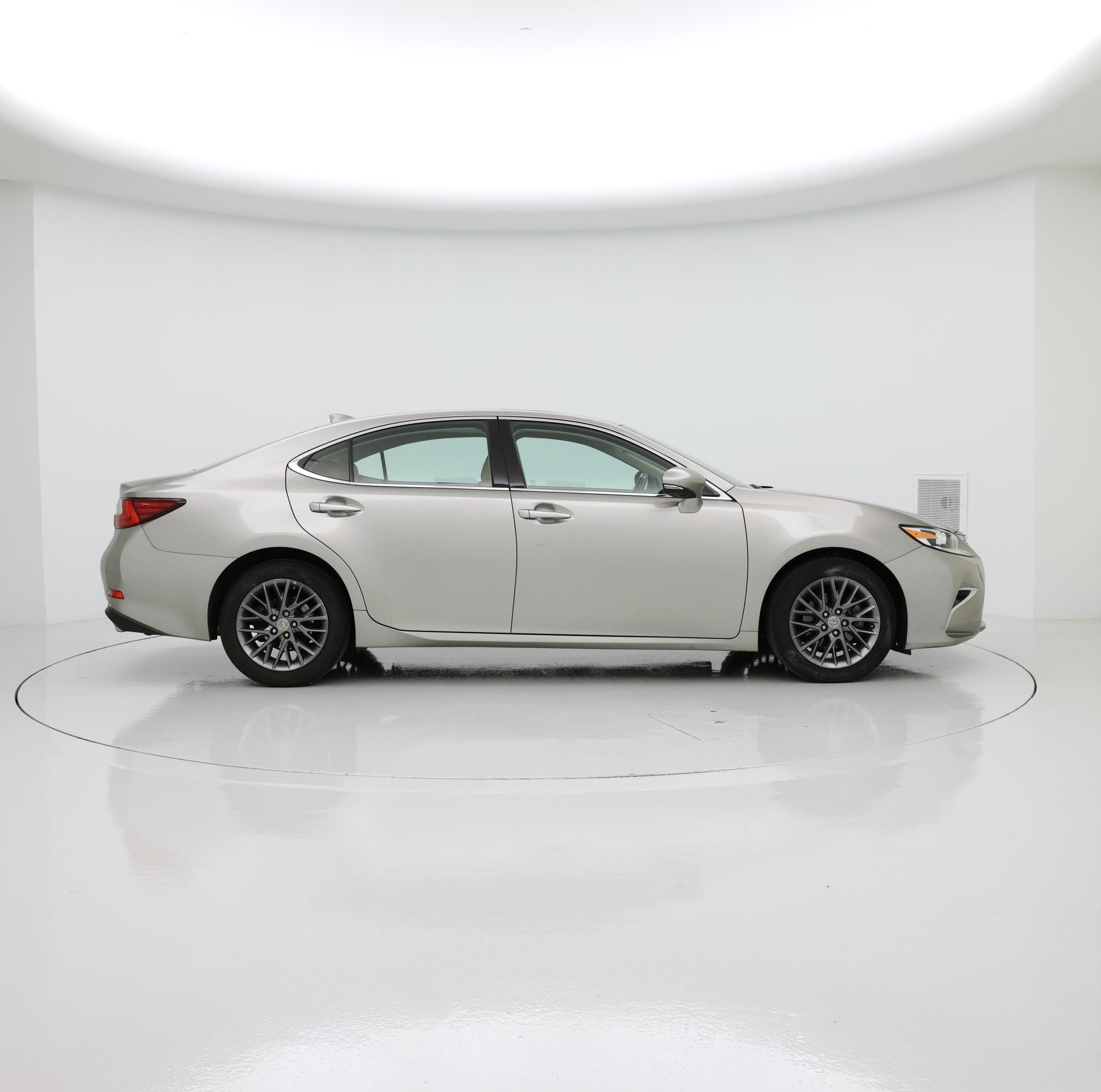 Thumbnail: 2018 Lexus ES - 7