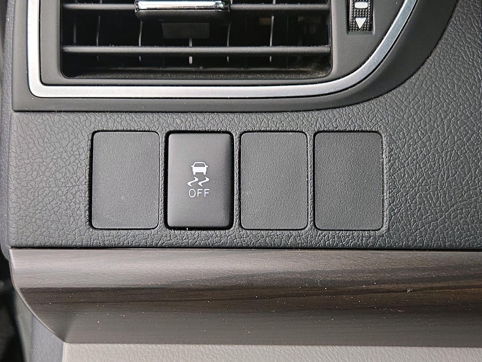 Thumbnail: 2017 Toyota Camry - 13