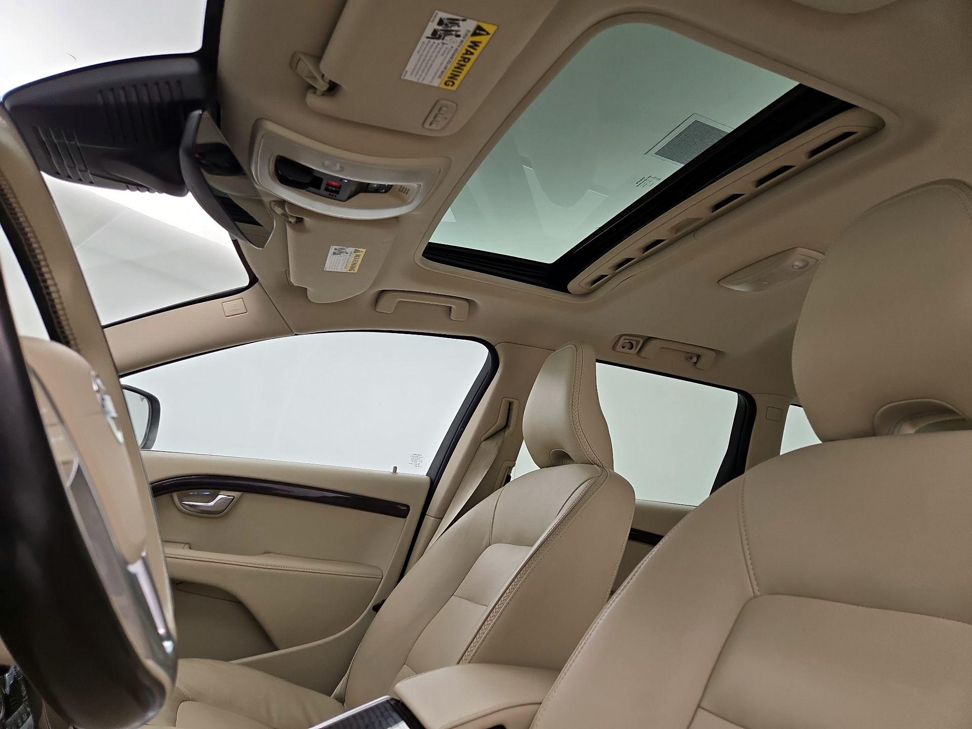 Thumbnail: 2016 Volvo XC70 - 20