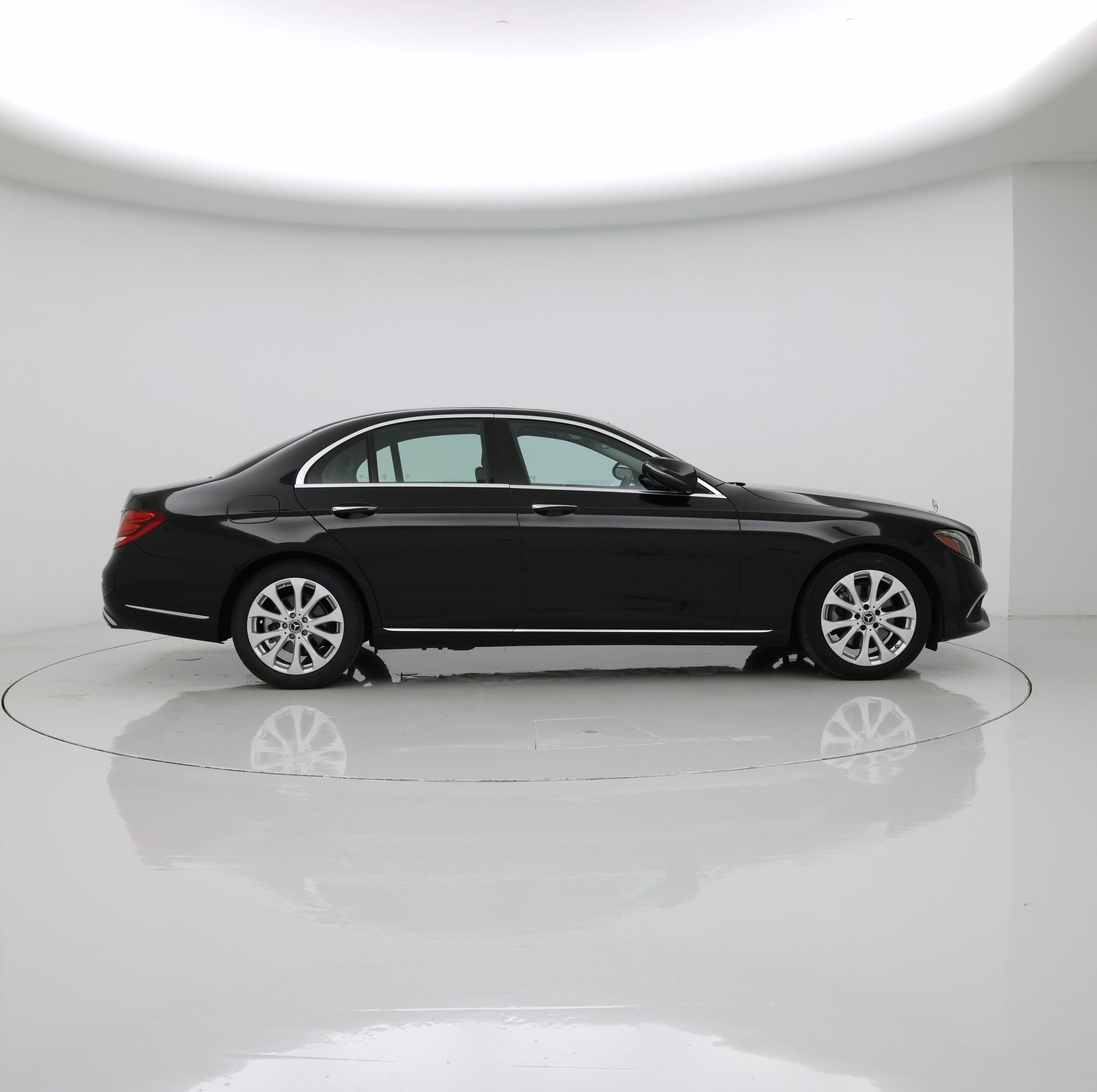 Thumbnail: 2018 Mercedes-Benz E-Class - 7