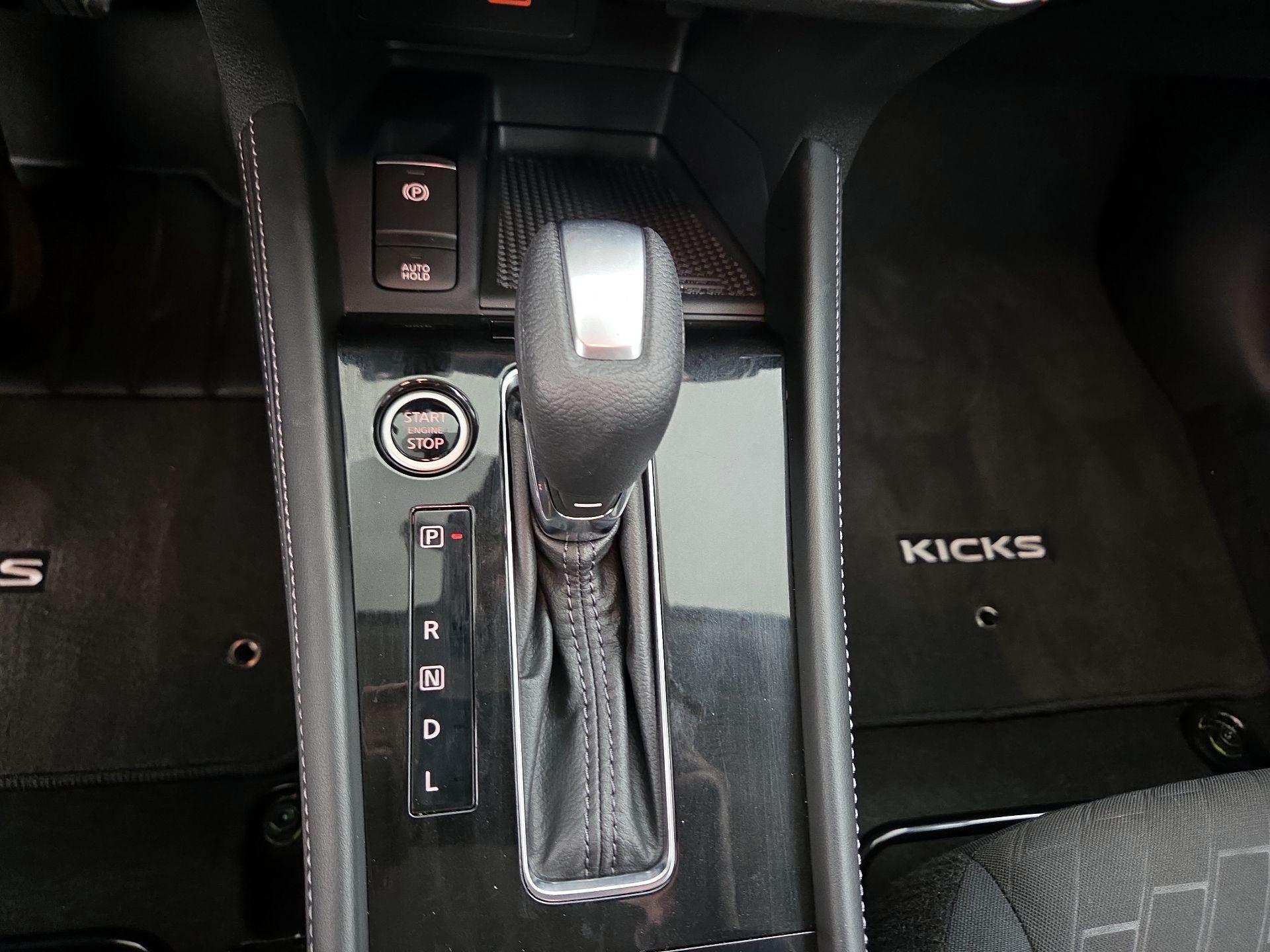 Thumbnail: 2023 Nissan Kicks - 16