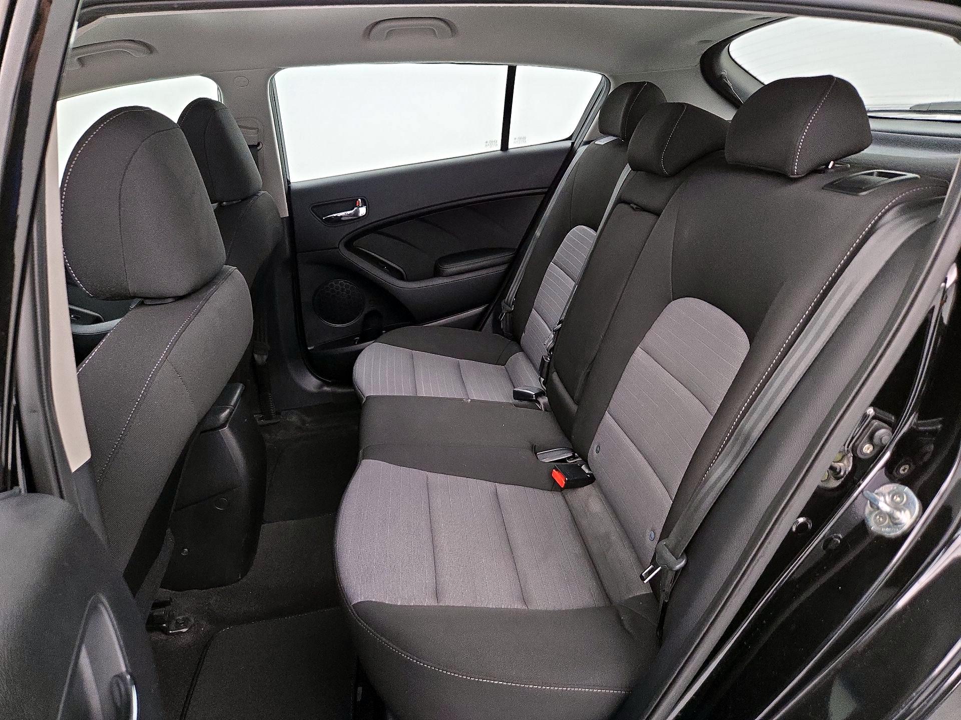 Thumbnail: 2015 Kia Forte - 18