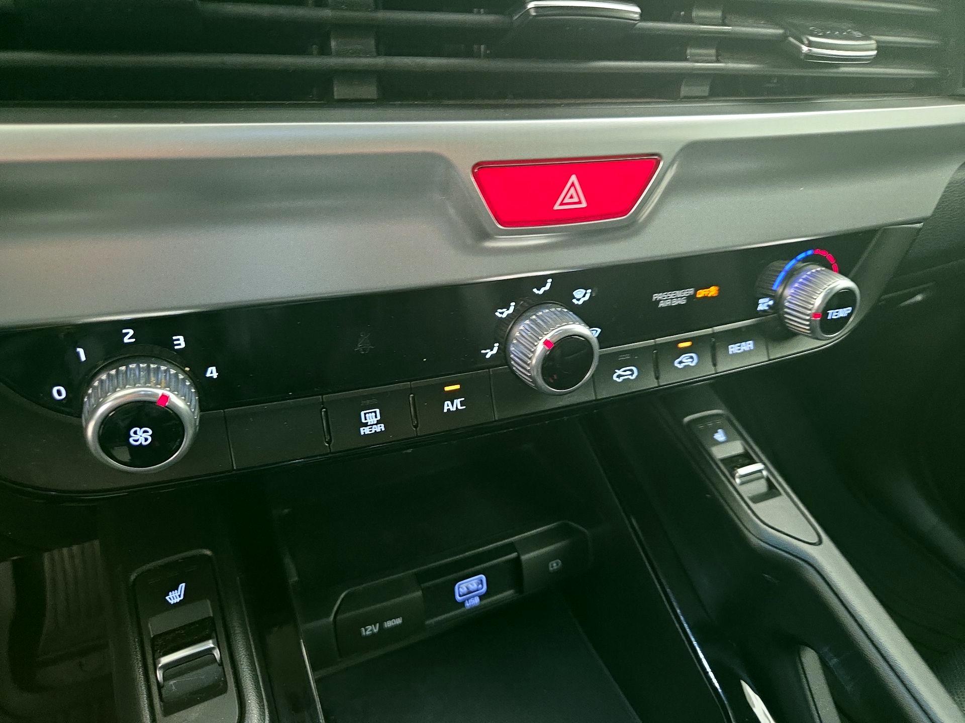 Thumbnail: 2021 Kia Telluride - 16