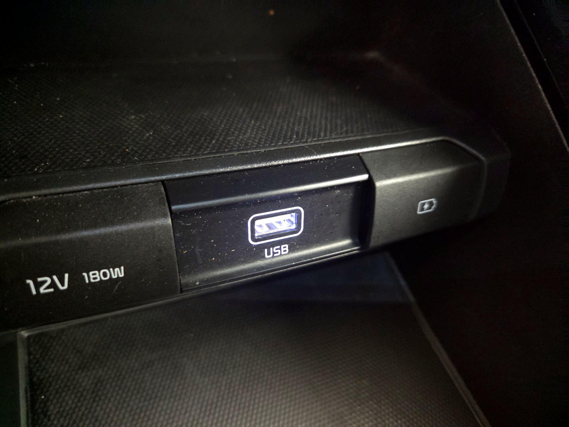 Thumbnail: 2021 Kia Telluride - 18