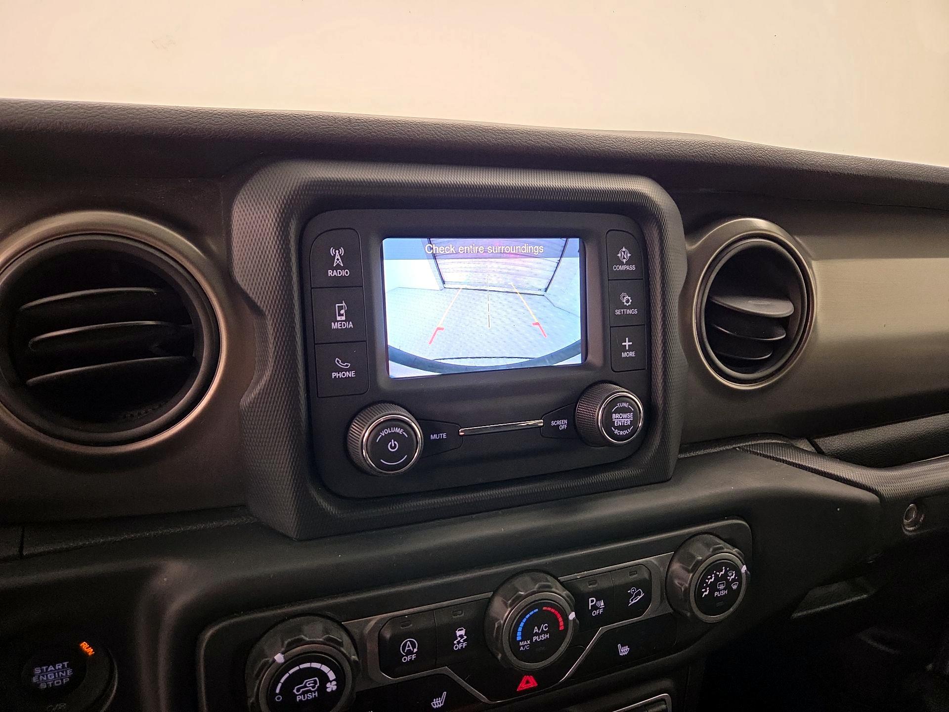 Thumbnail: 2018 Jeep Wrangler - 14