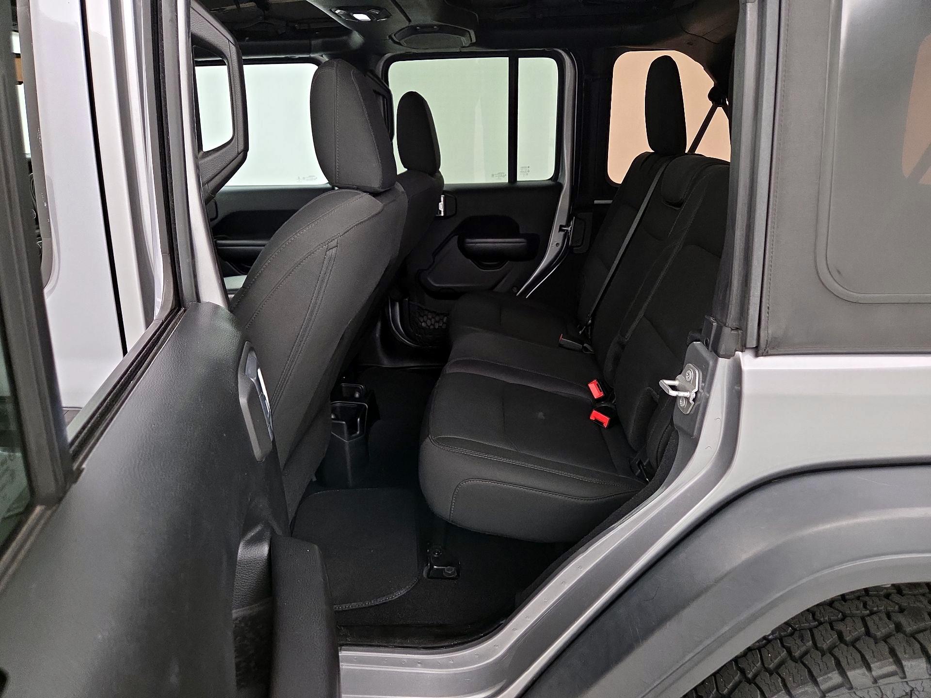 Thumbnail: 2018 Jeep Wrangler - 19