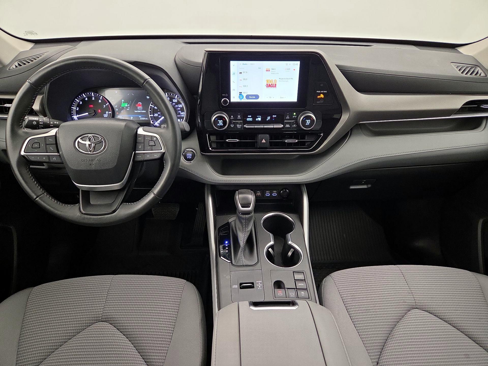 Thumbnail: 2023 Toyota Highlander - 9