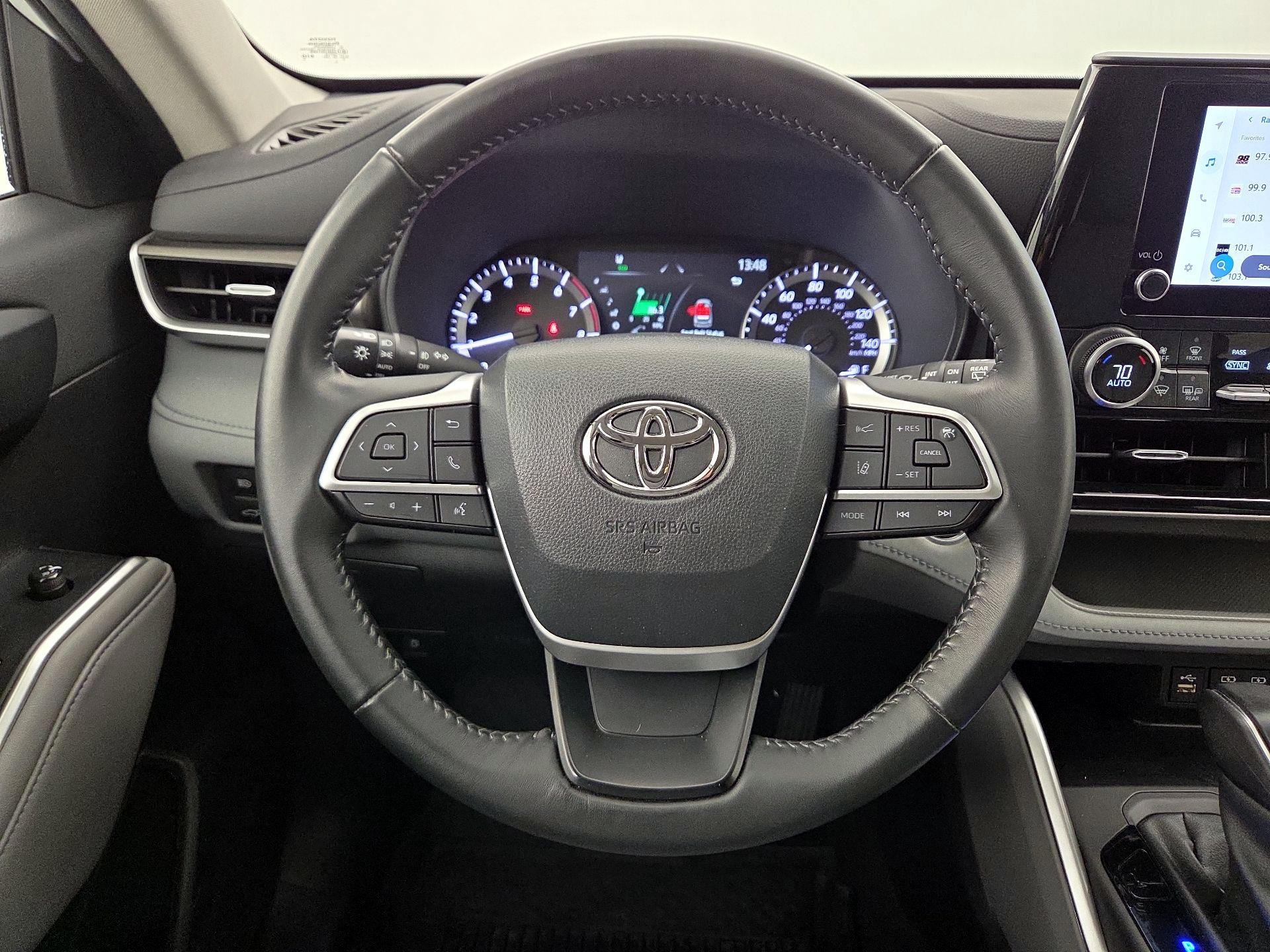 Thumbnail: 2023 Toyota Highlander - 10