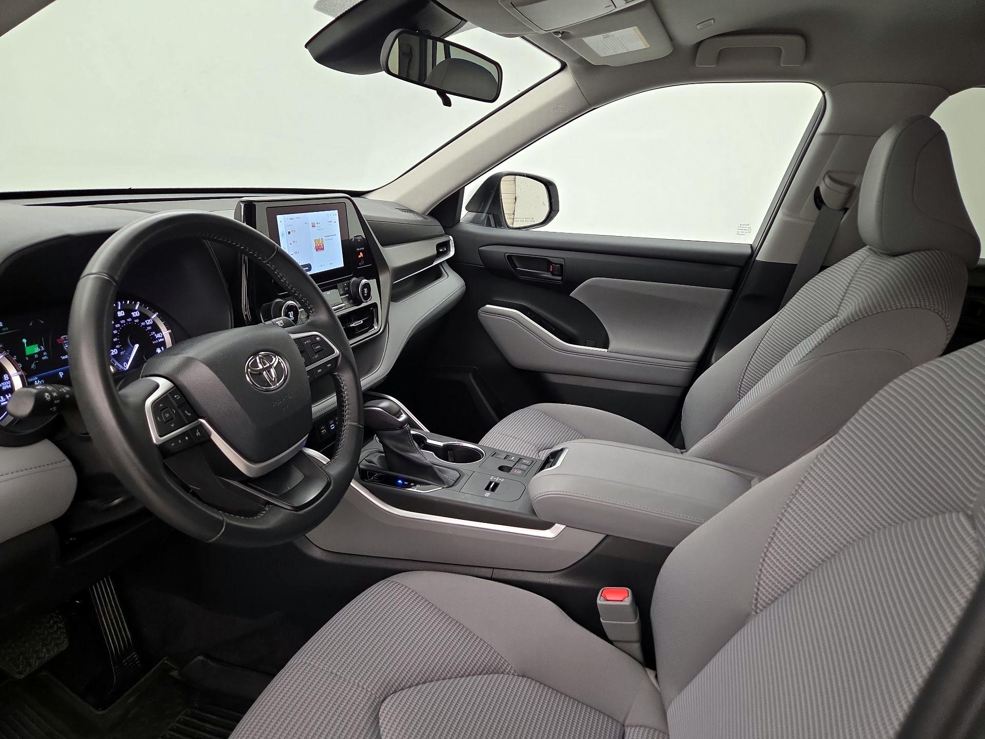 Thumbnail: 2023 Toyota Highlander - 11